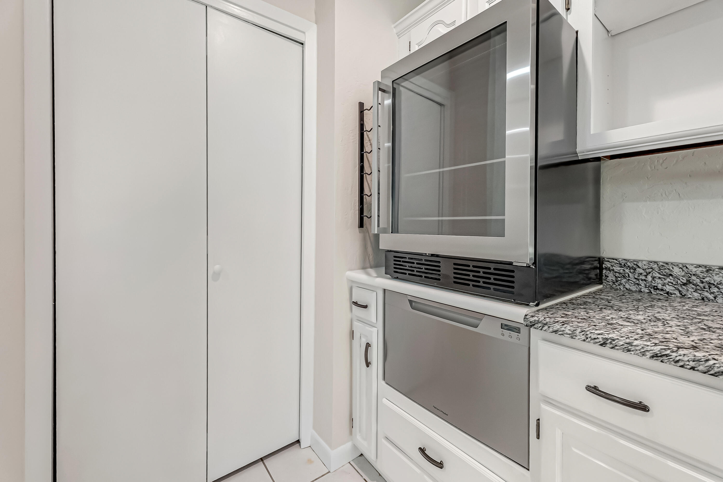 Rocky Bayou Cc Est 3 - Residential Lease