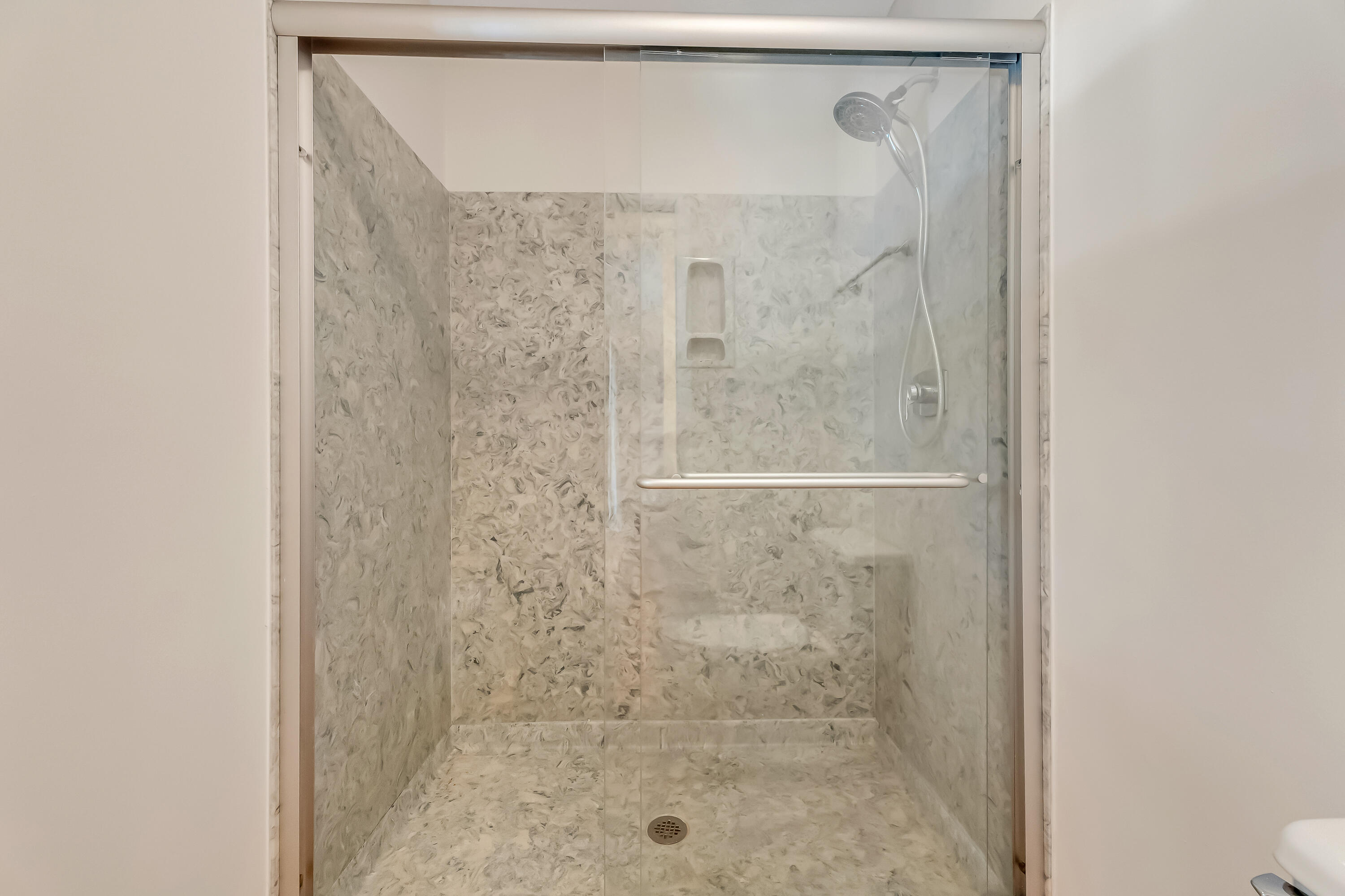 Rocky Bayou Cc Est 3 - Residential Lease