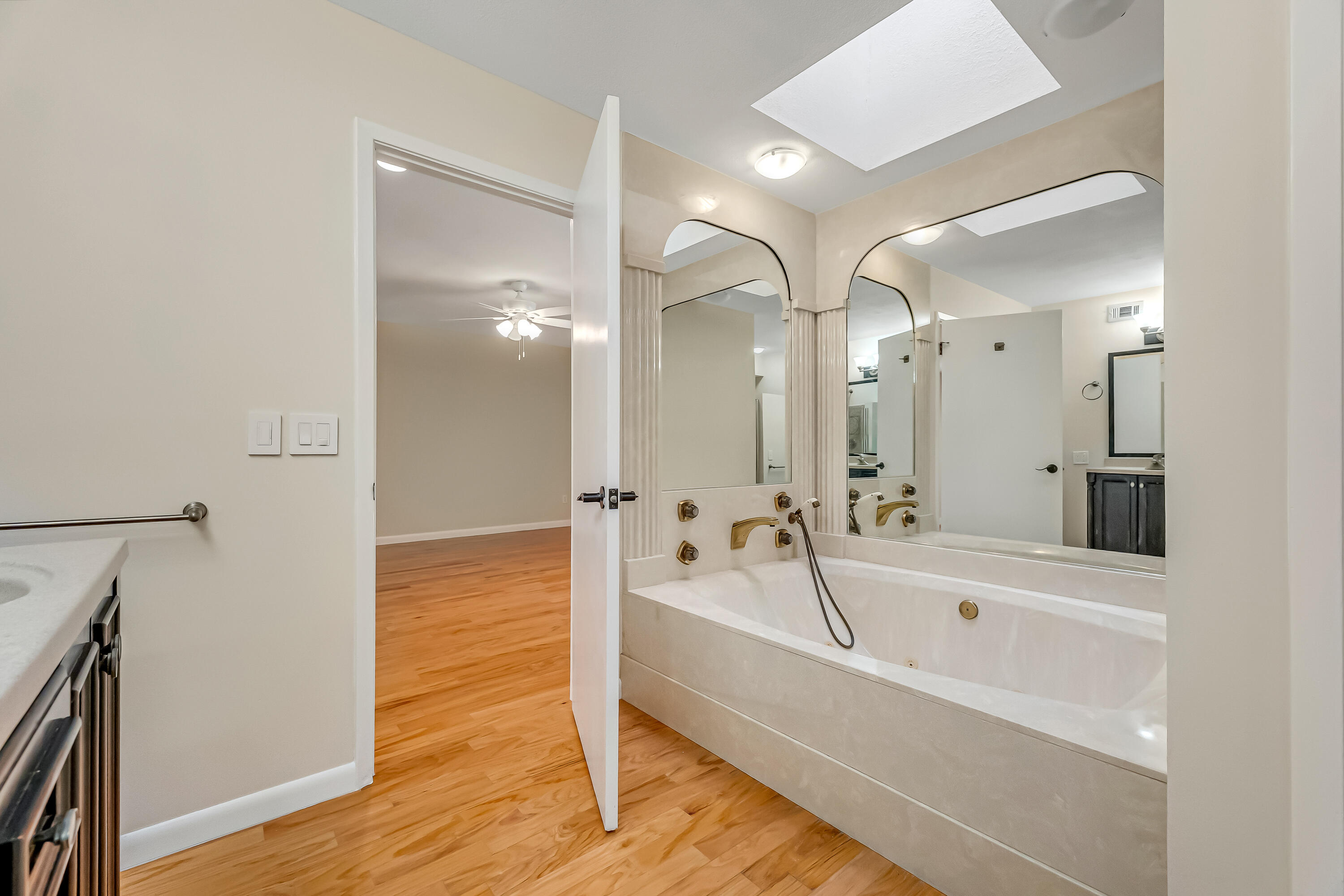 Rocky Bayou Cc Est 3 - Residential Lease