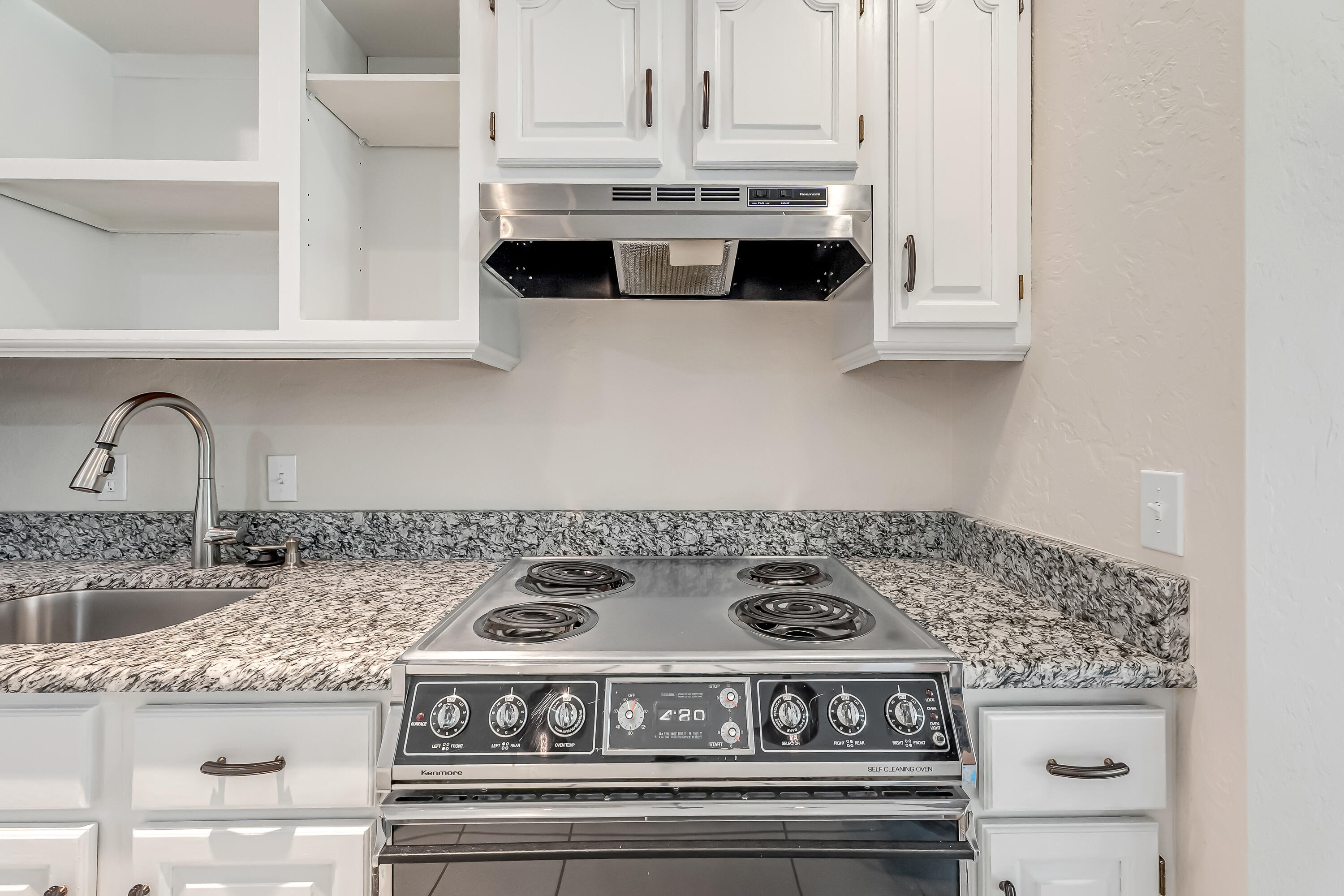 Rocky Bayou Cc Est 3 - Residential Lease