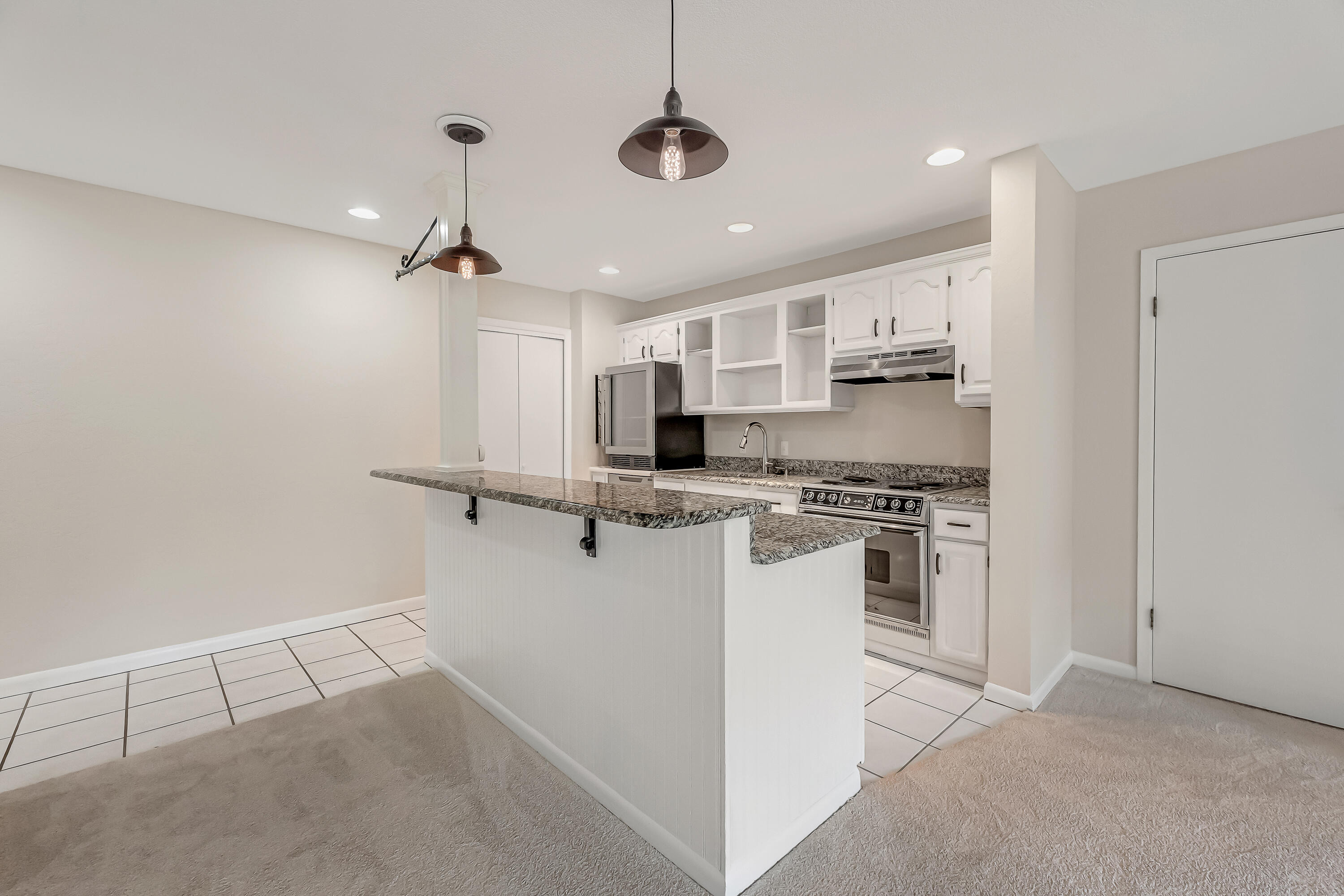 Rocky Bayou Cc Est 3 - Residential Lease