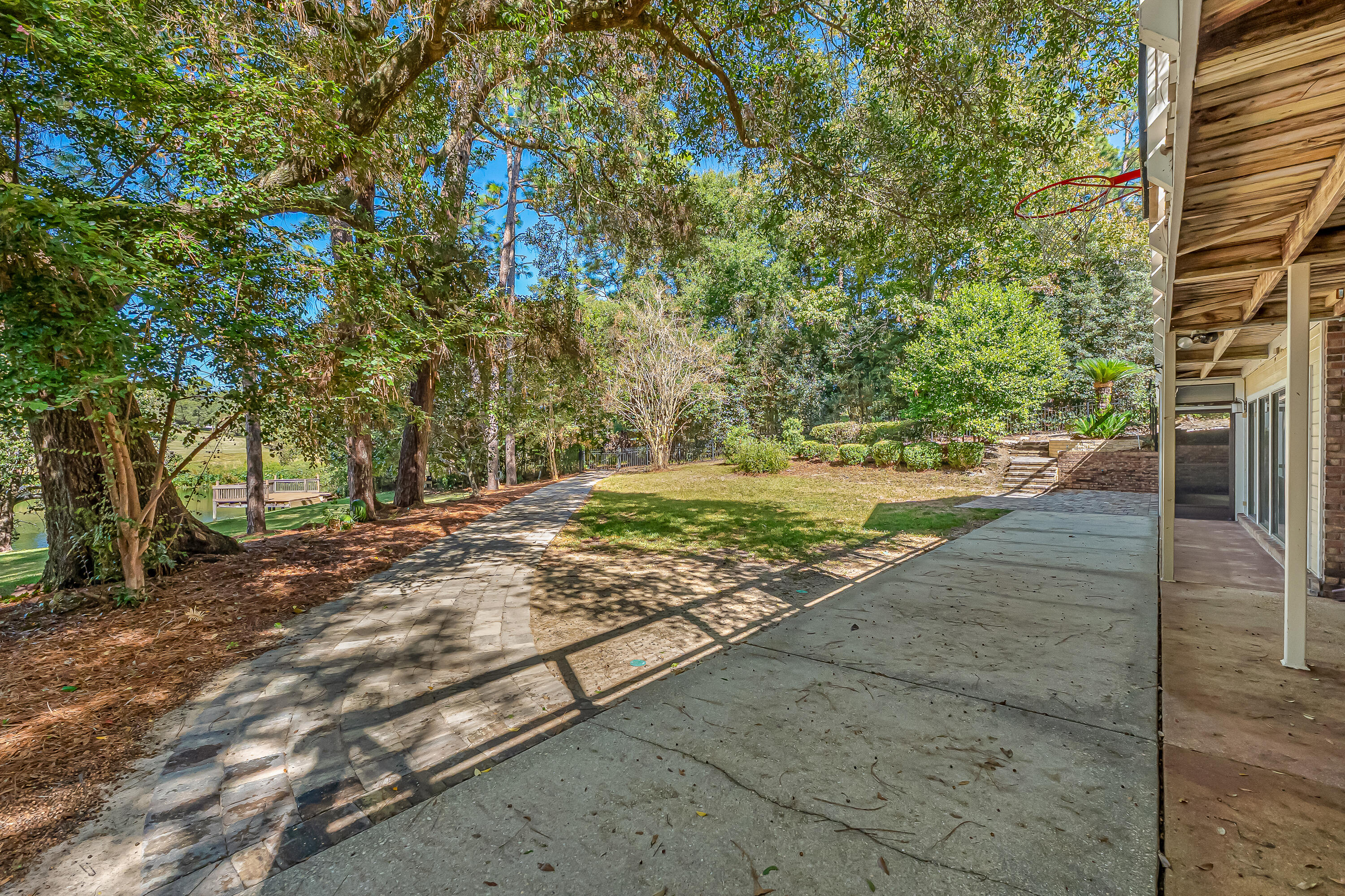 Rocky Bayou Cc Est 3 - Residential Lease