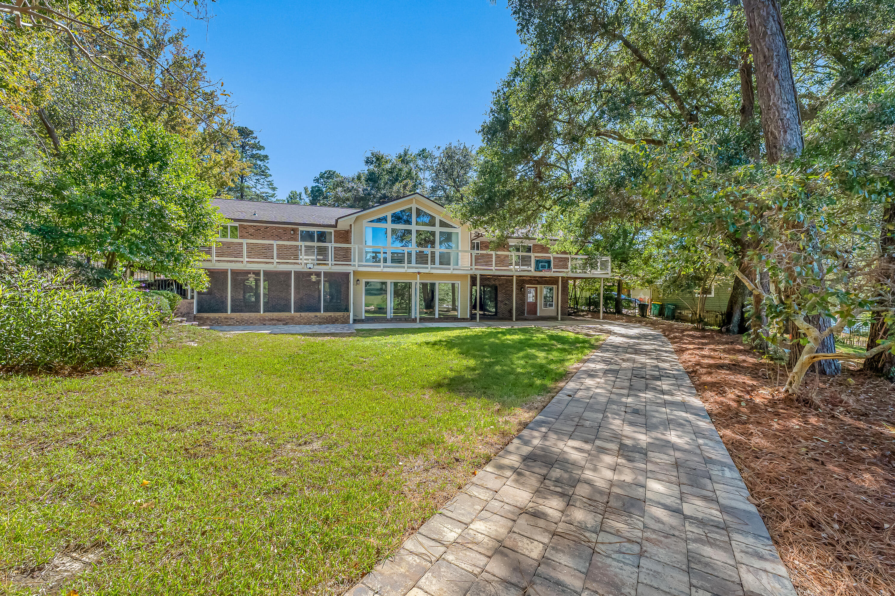 Rocky Bayou Cc Est 3 - Residential Lease