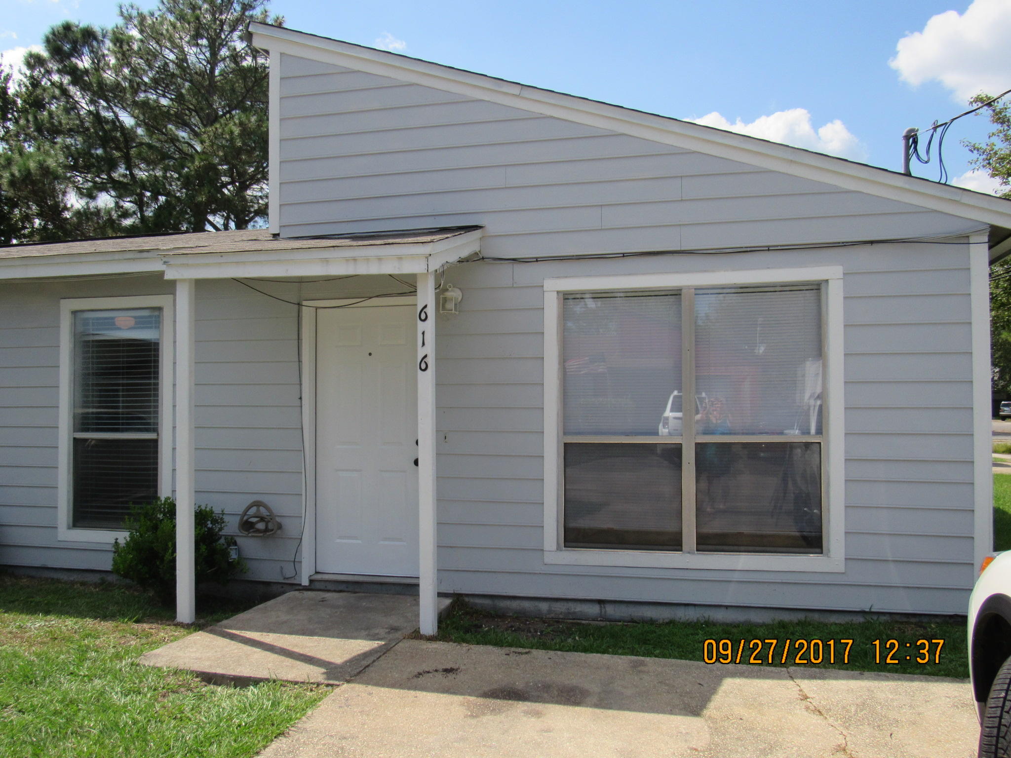 Completely remodeled unit. New kitchen, new appliances, new paint and flooring.2 bedroom 1 bathroom. All tile and laminate. No pets allowed, no smoking in unit. Yard care is included in the rent.