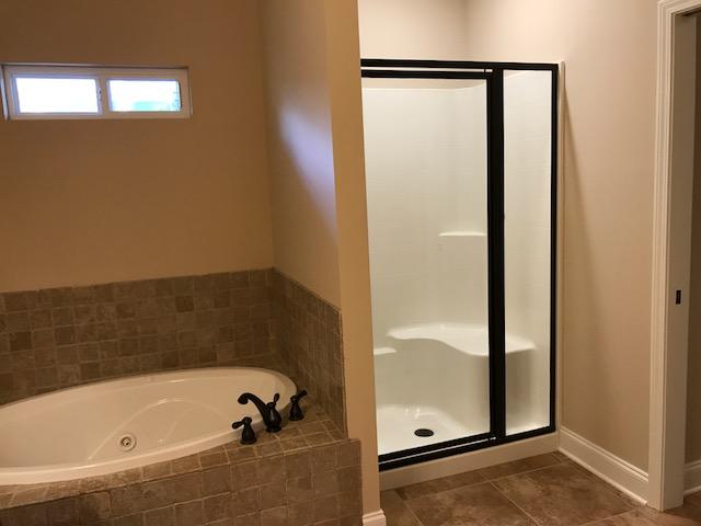 VALPARAISO PINECREST 6 - Residential Lease