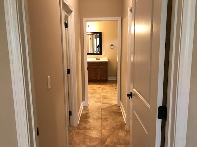 VALPARAISO PINECREST 6 - Residential Lease