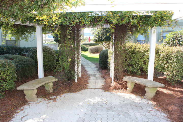 BEACHWOOD VILLAS CONDO - Residential