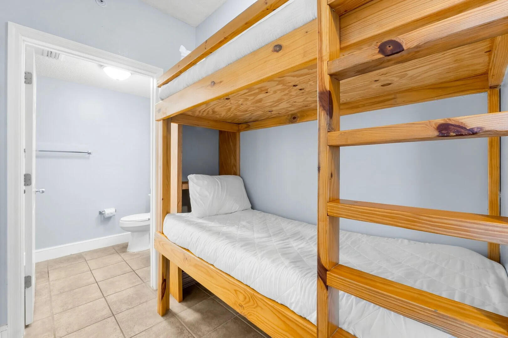 MAJESTIC BEACH TOWERS I - Residential