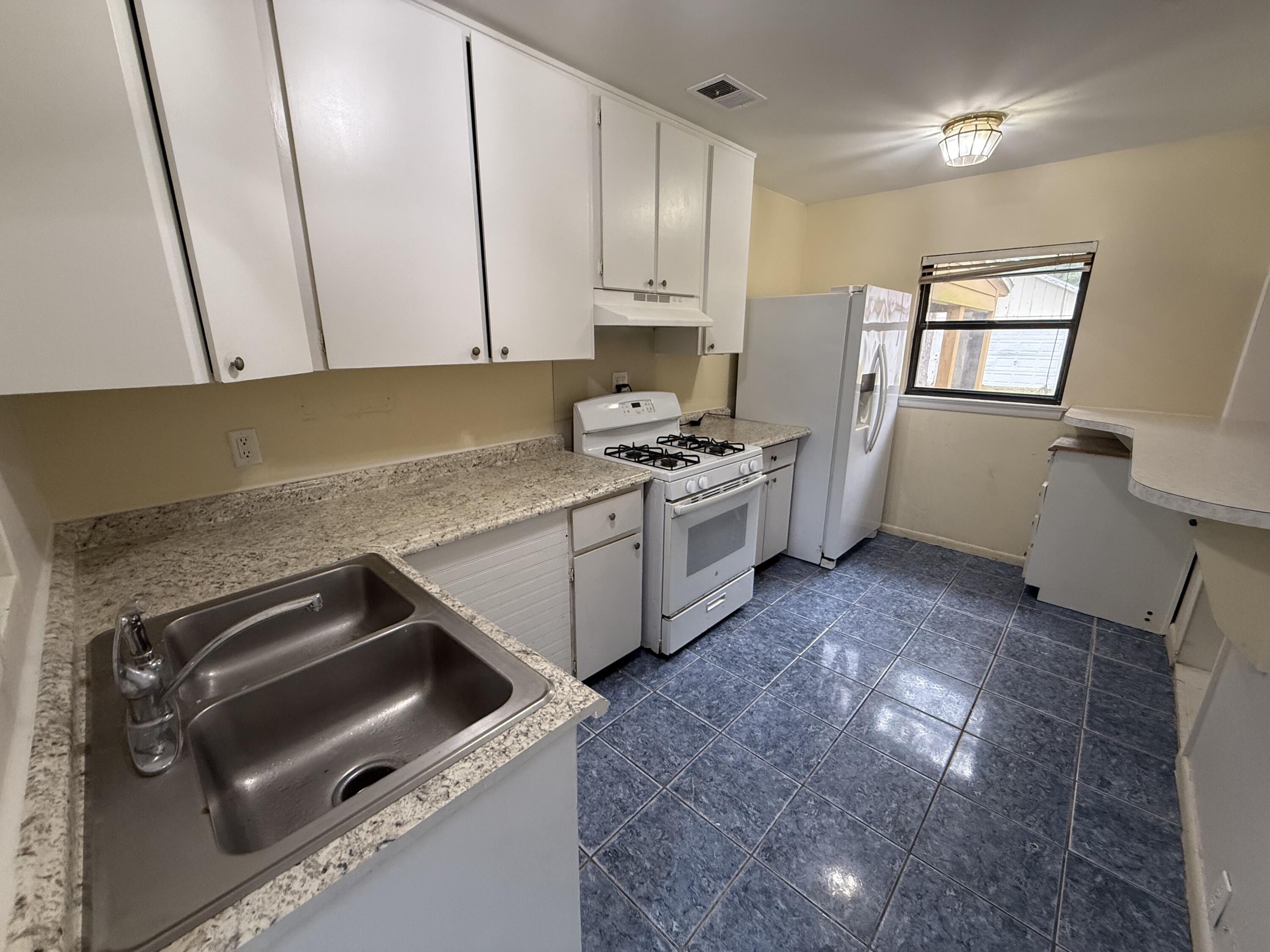 SANTASIA PARK - Residential Lease