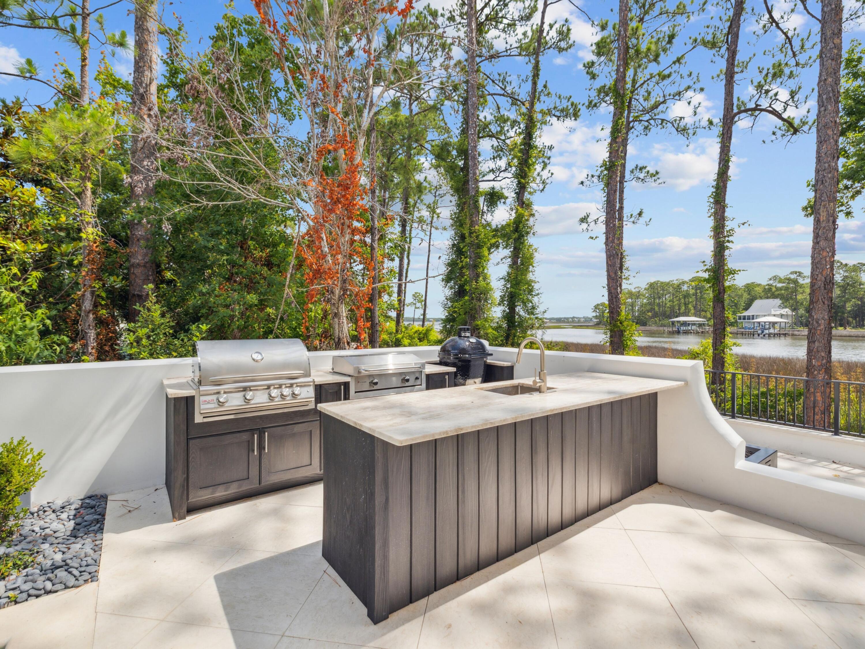 CHURCHILL OAKS - Residential