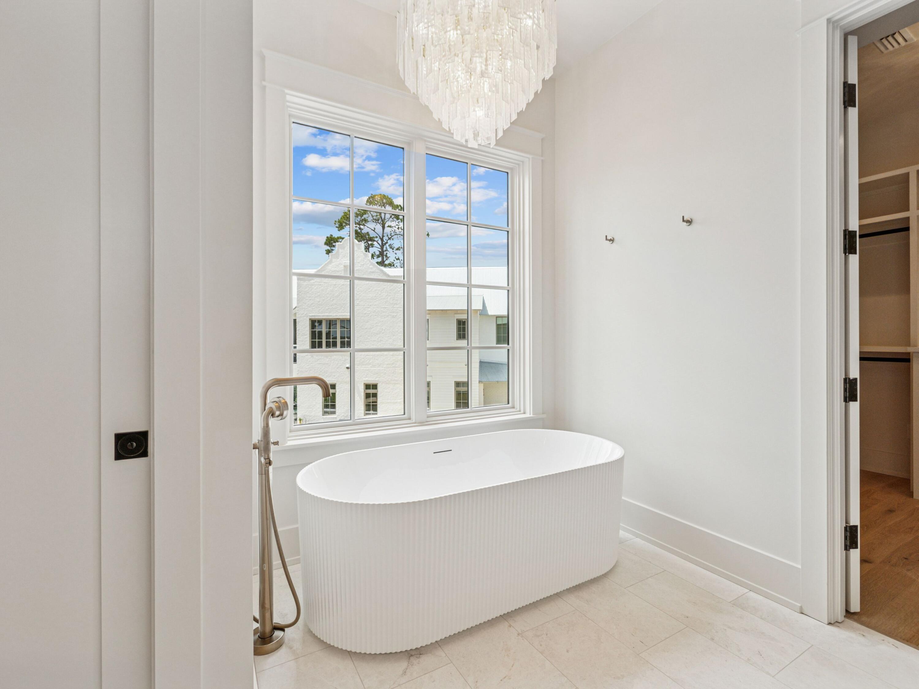 CHURCHILL OAKS - Residential