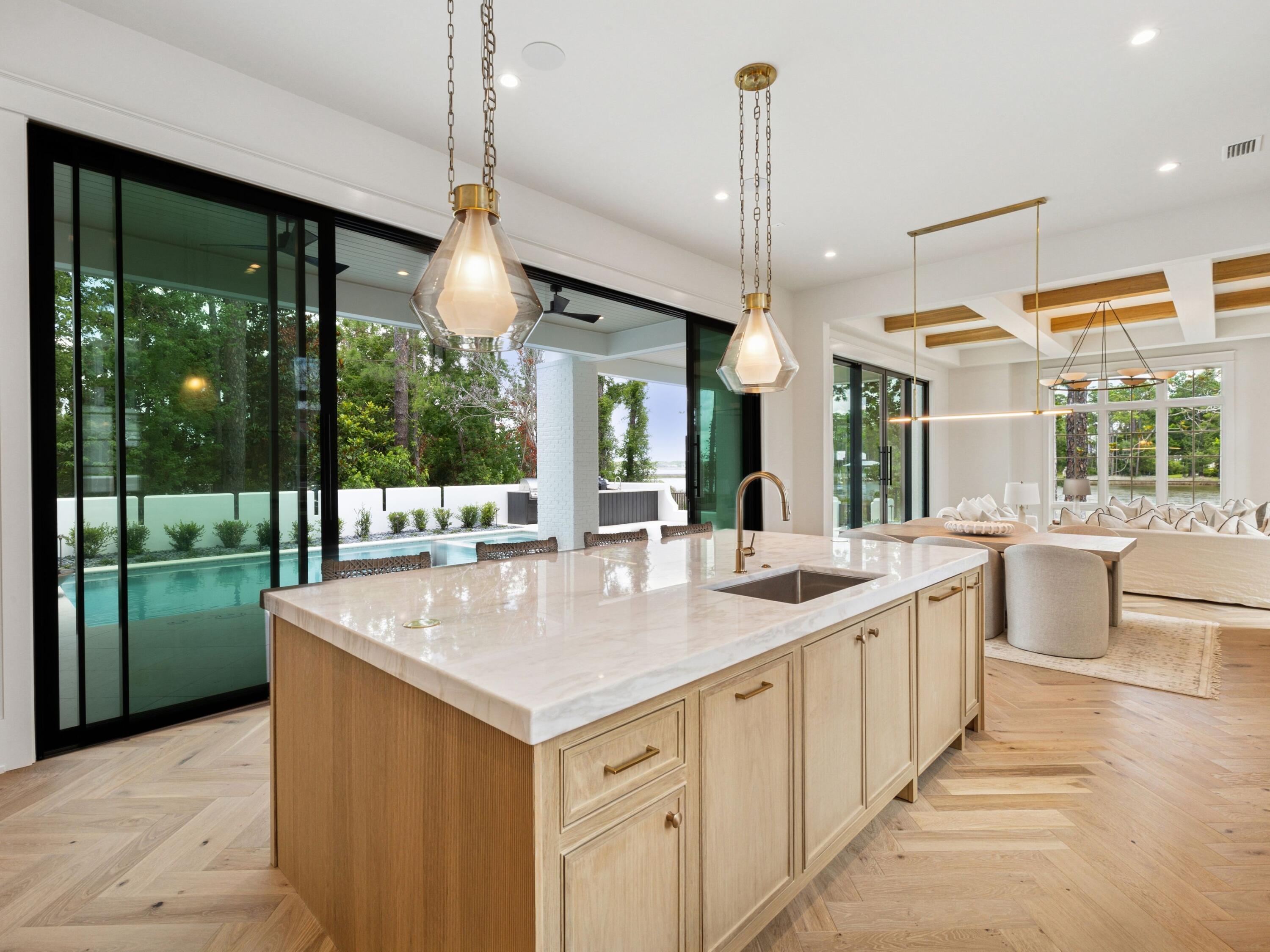 CHURCHILL OAKS - Residential