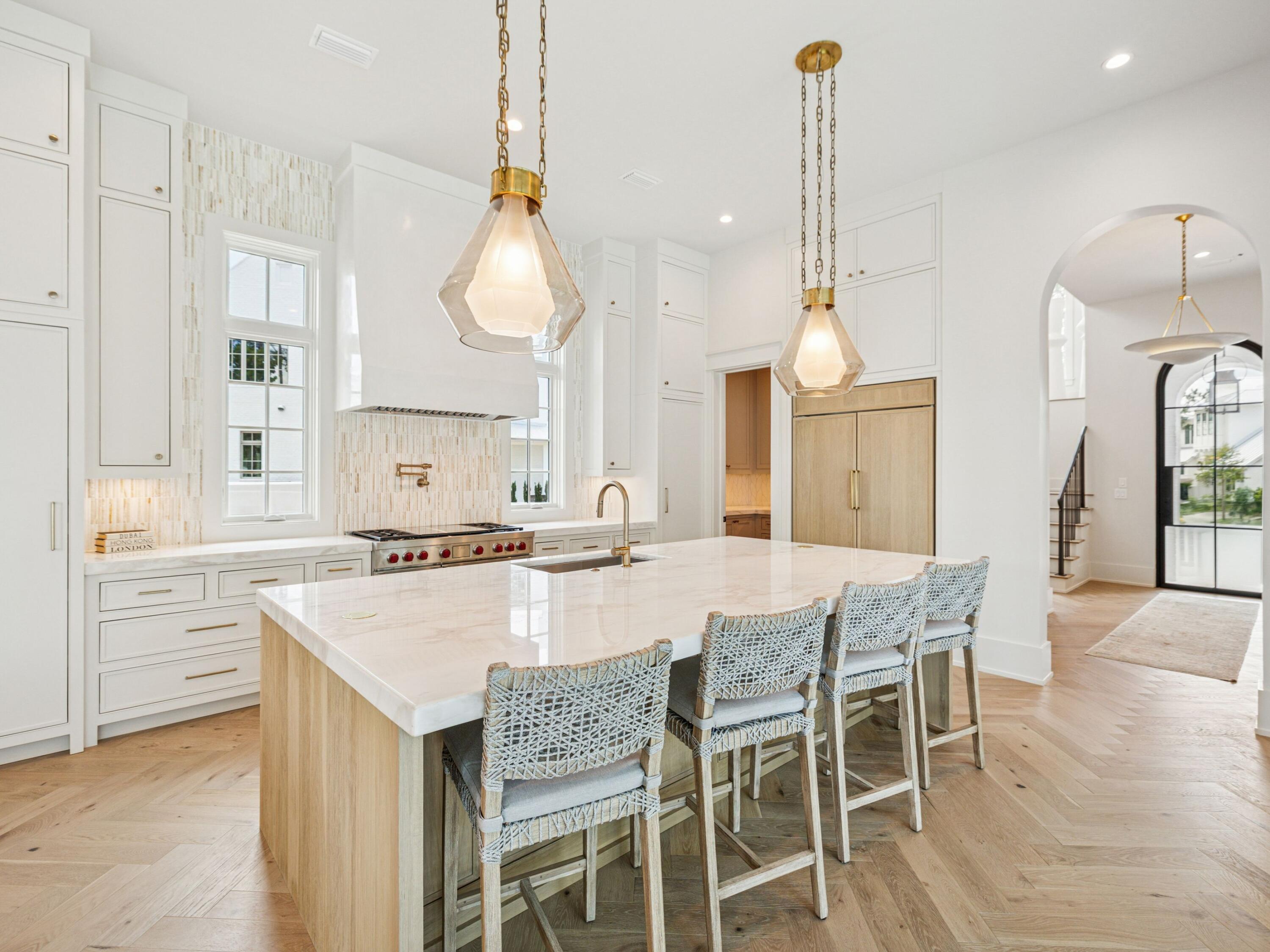 CHURCHILL OAKS - Residential