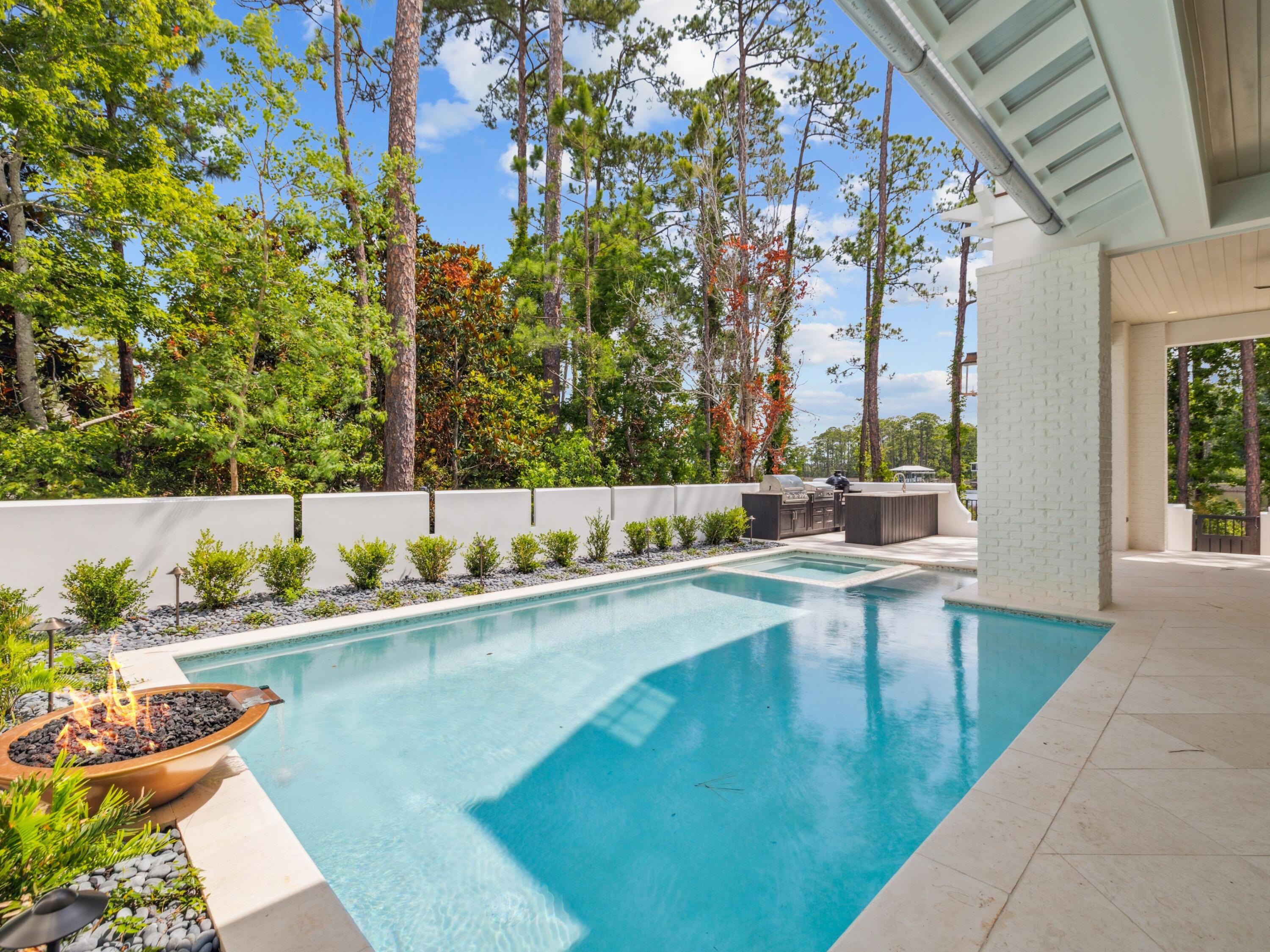 CHURCHILL OAKS - Residential