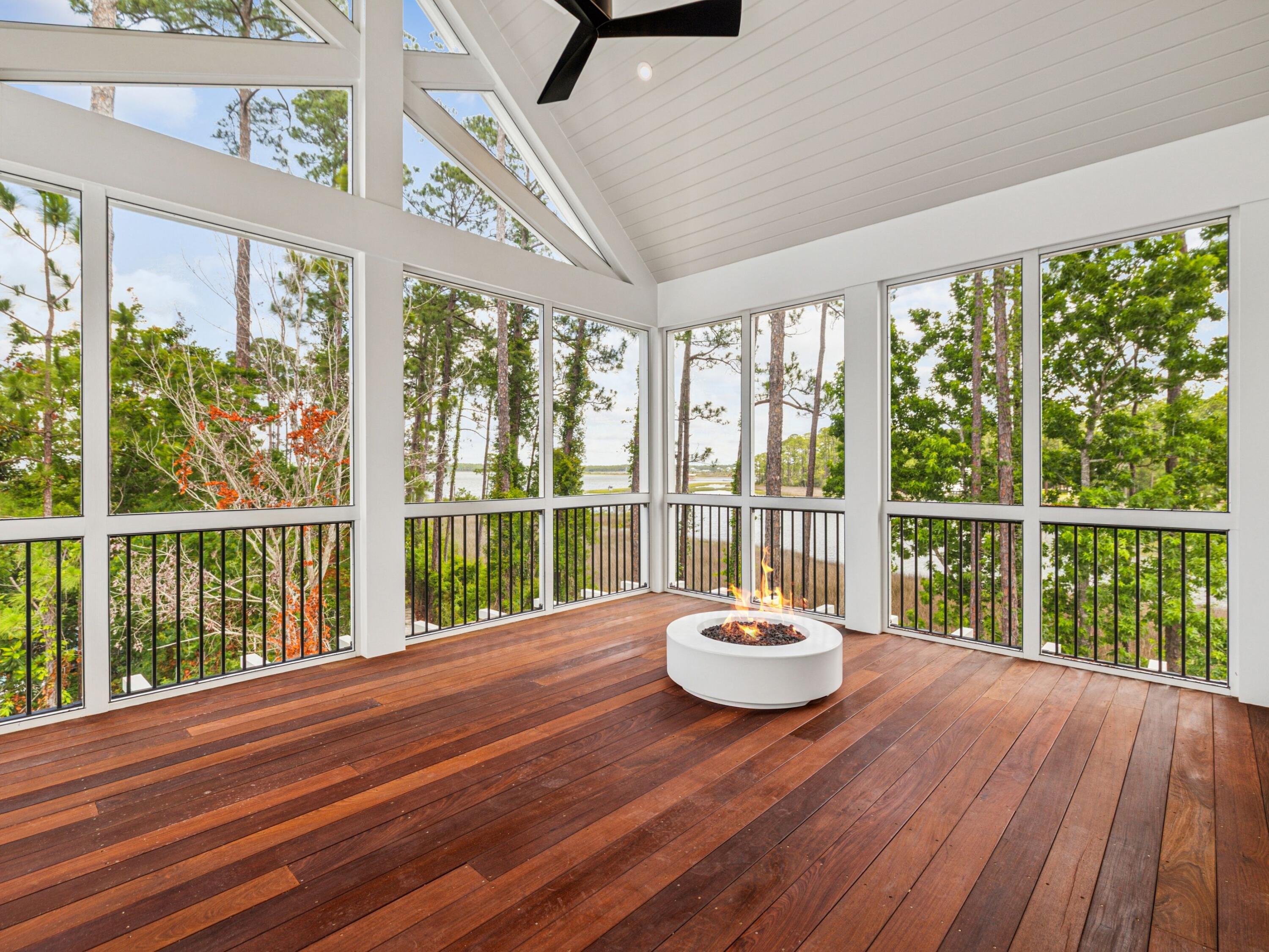 CHURCHILL OAKS - Residential