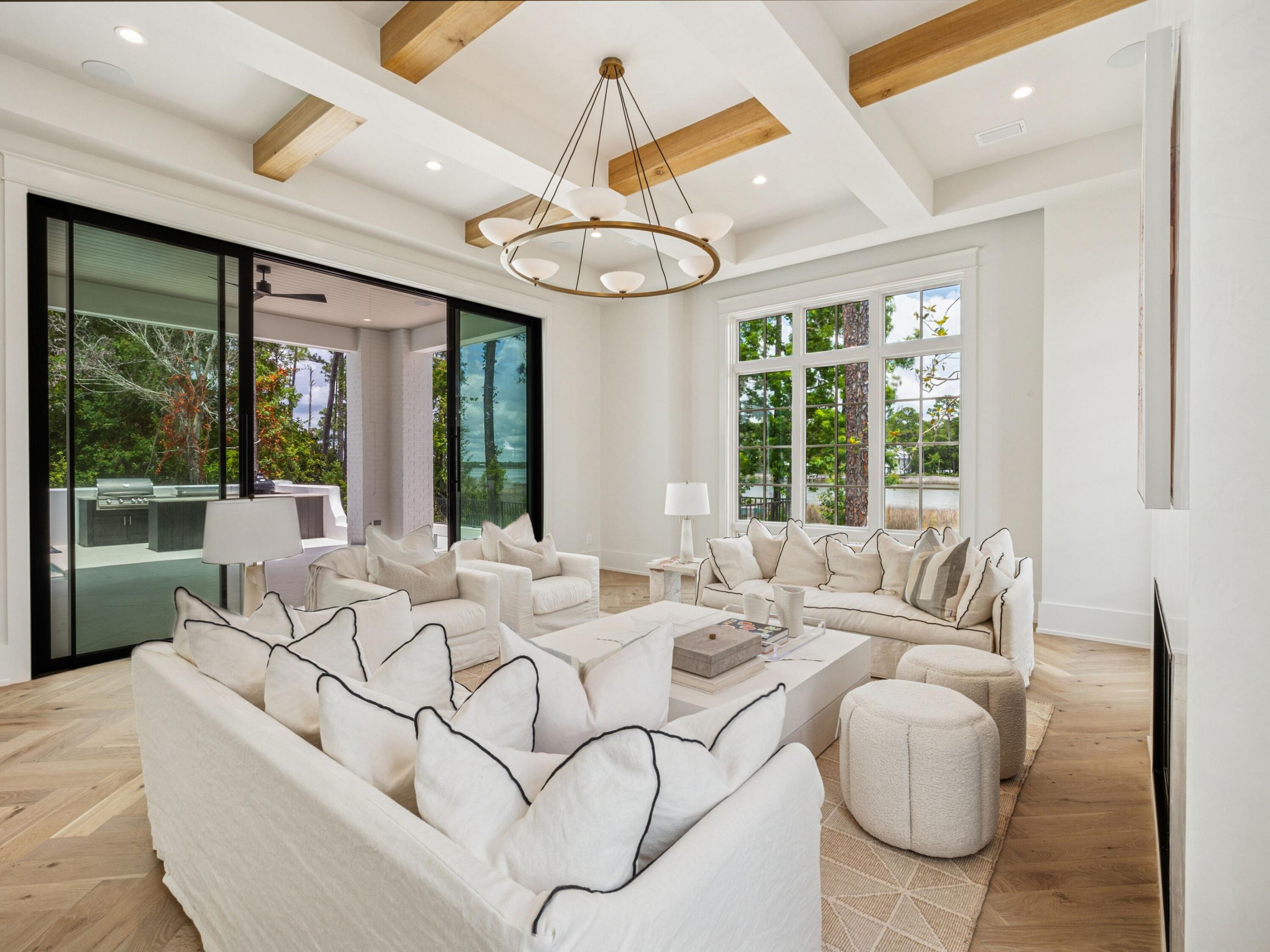 CHURCHILL OAKS - Residential