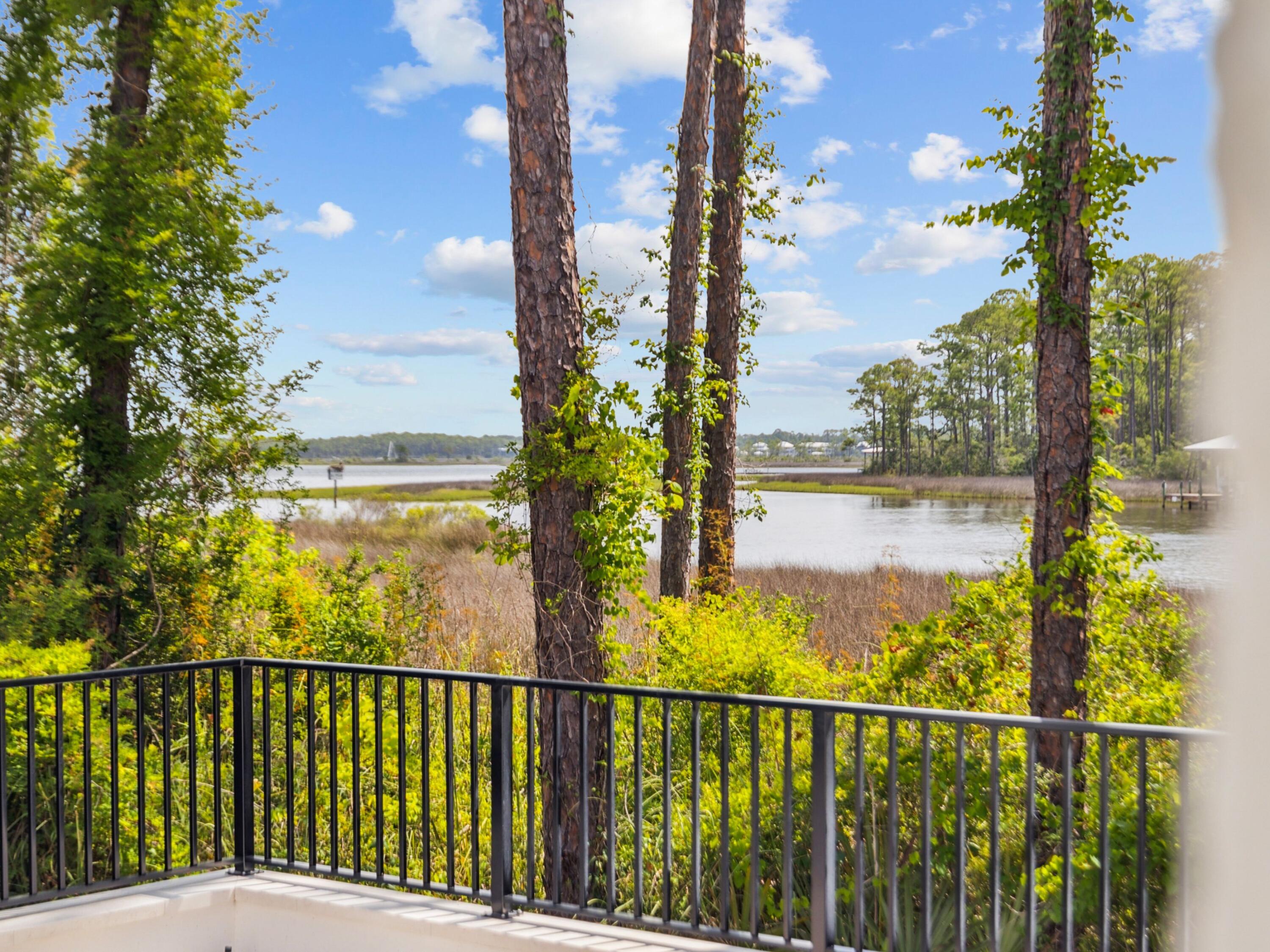 CHURCHILL OAKS - Residential