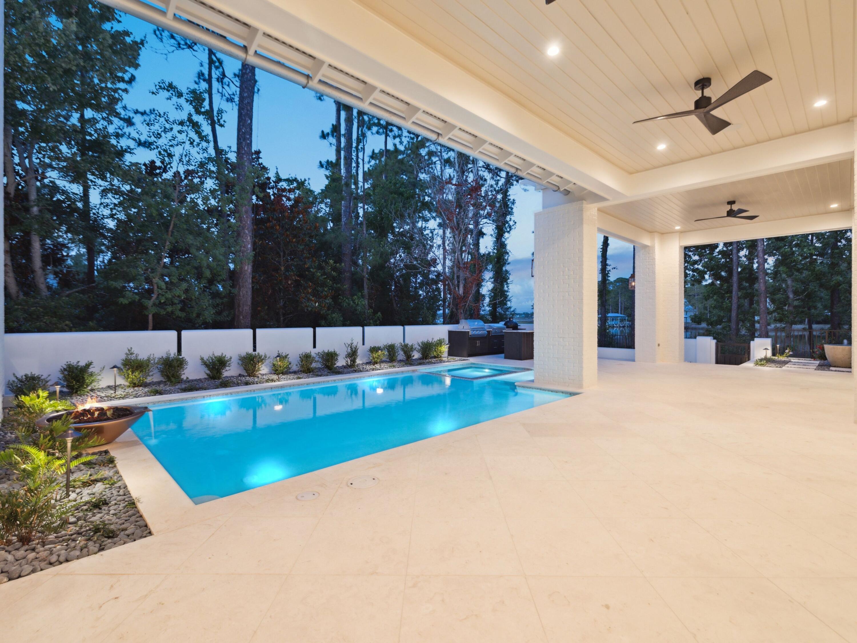 CHURCHILL OAKS - Residential