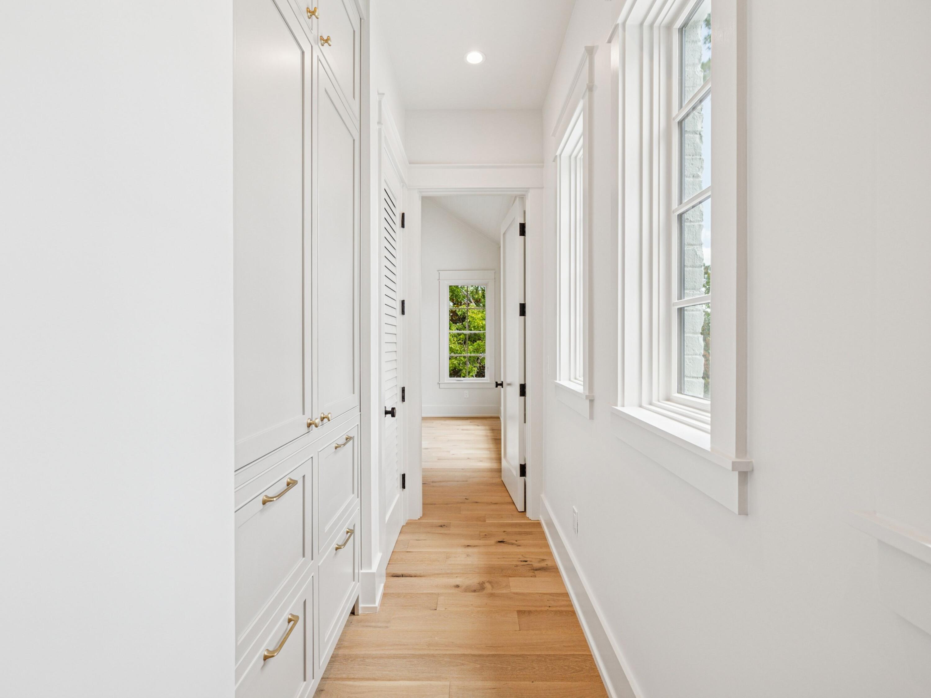 CHURCHILL OAKS - Residential