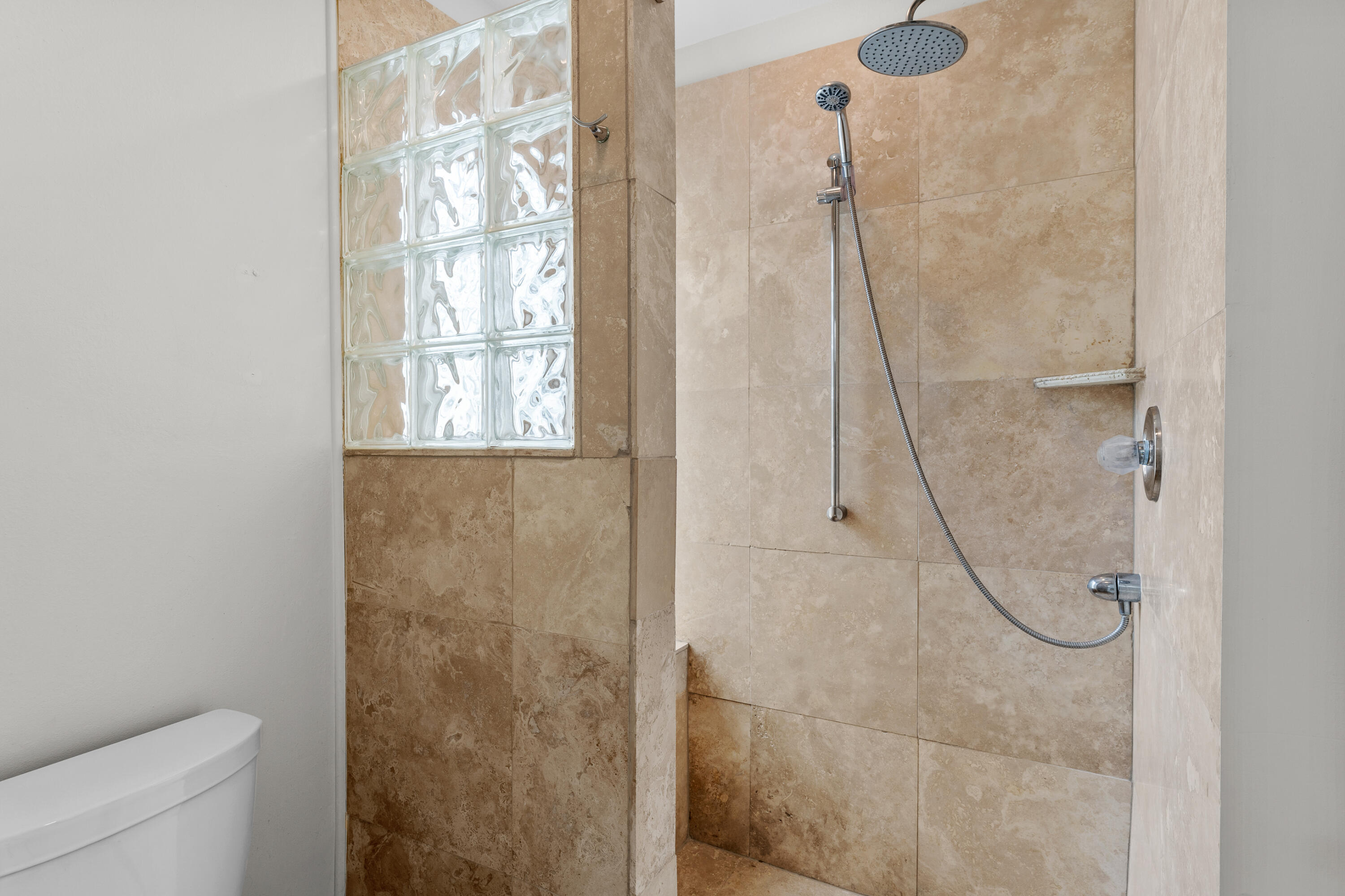 L'ATRIUM - Residential Lease