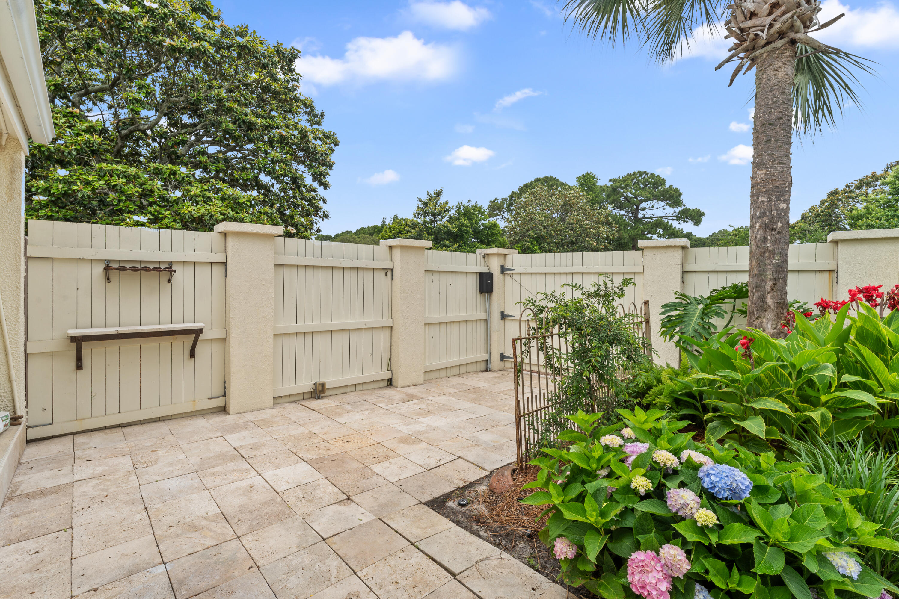 L'ATRIUM - Residential Lease