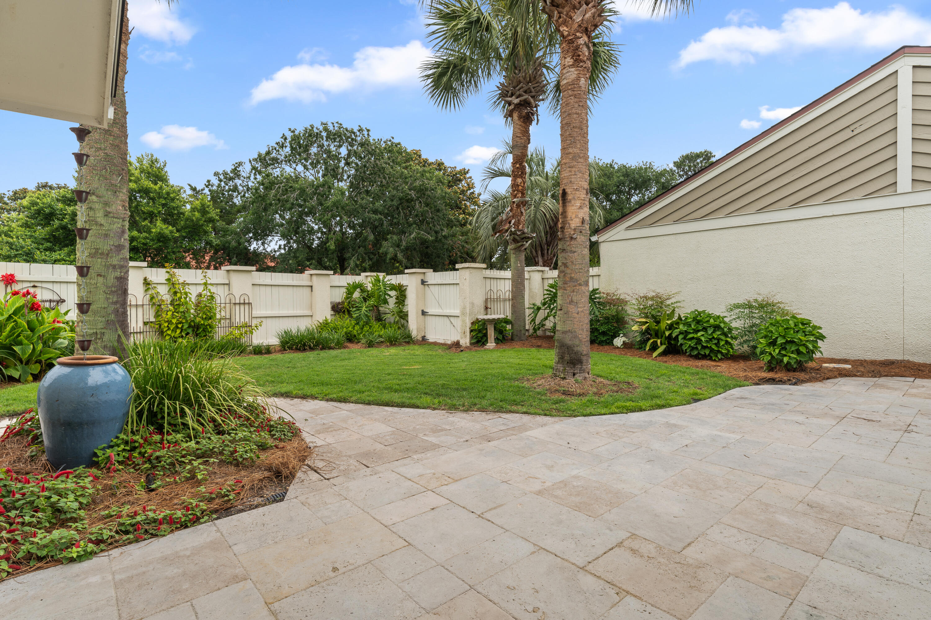 L'ATRIUM - Residential Lease