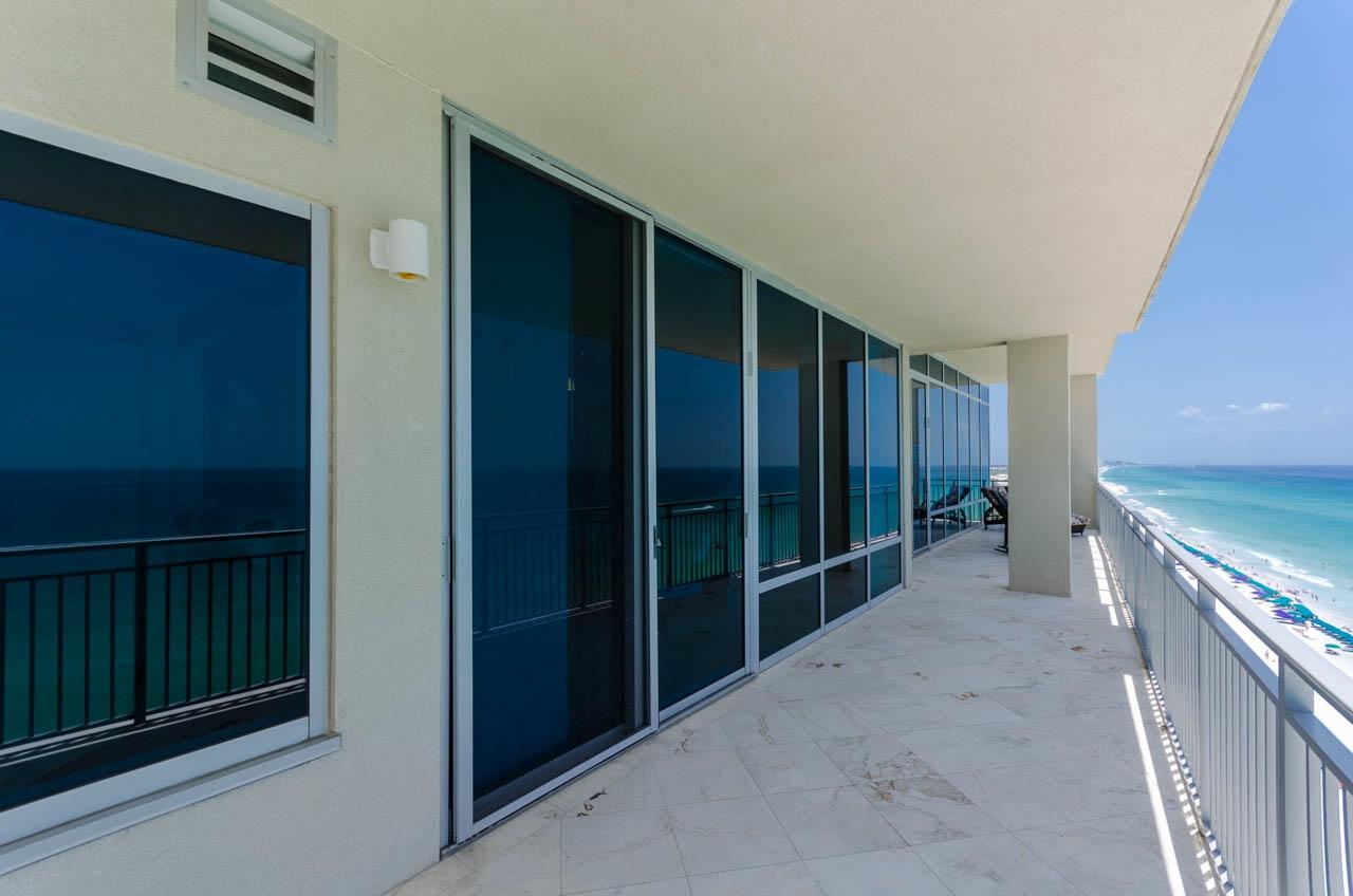 SIGNATURE BEACH - Residential