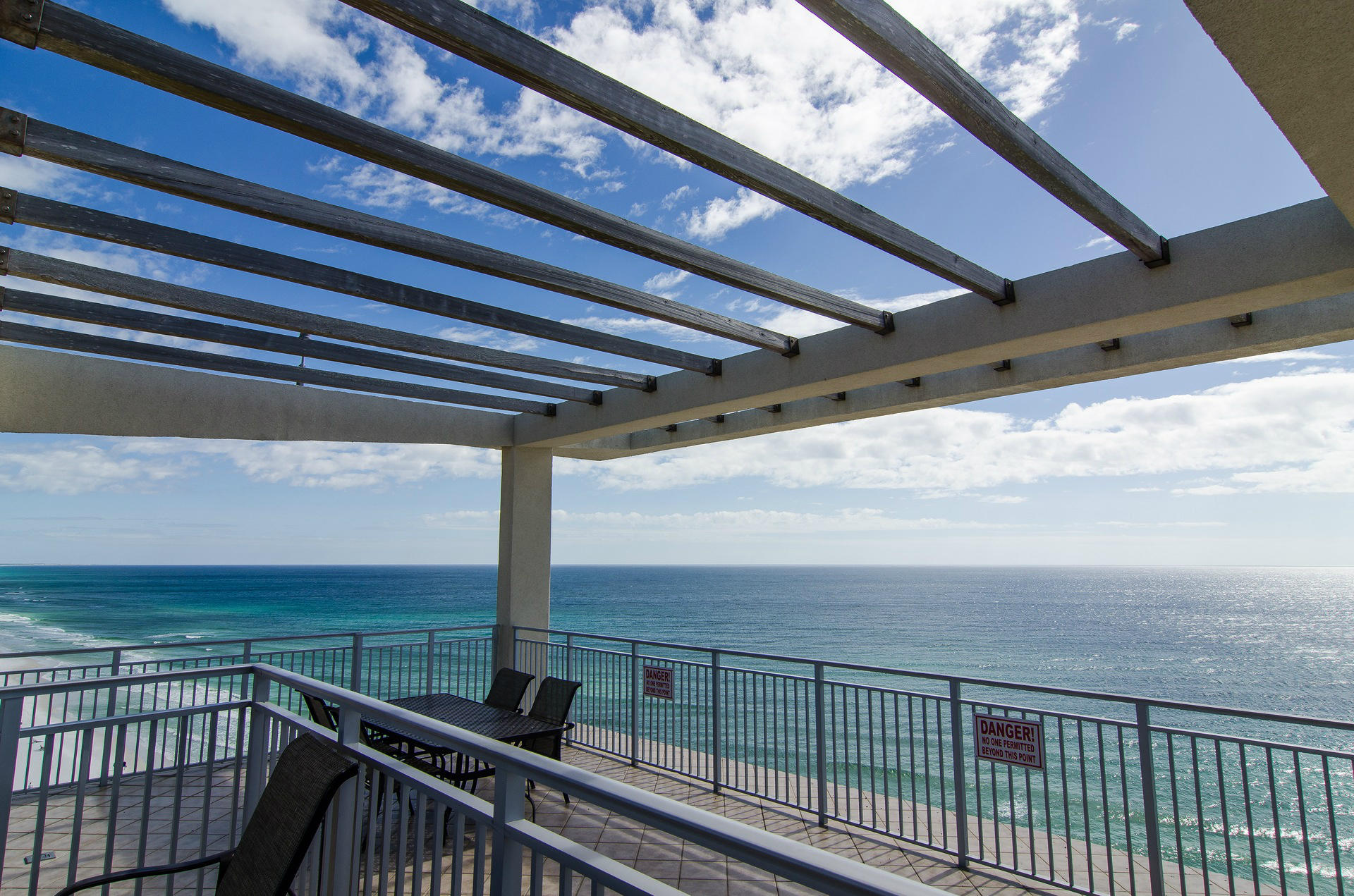 SIGNATURE BEACH - Residential