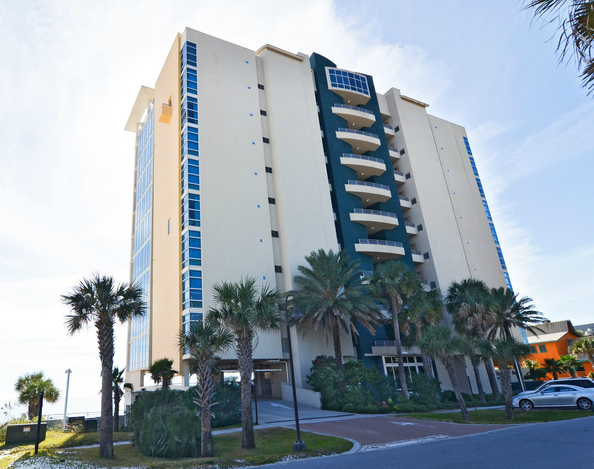 SIGNATURE BEACH - Residential