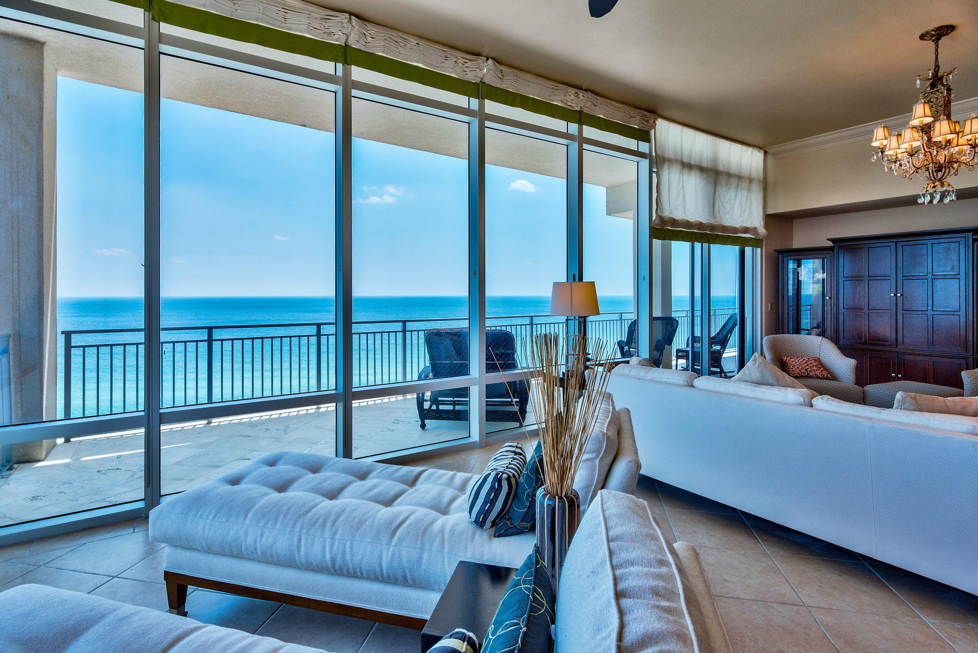 SIGNATURE BEACH - Residential