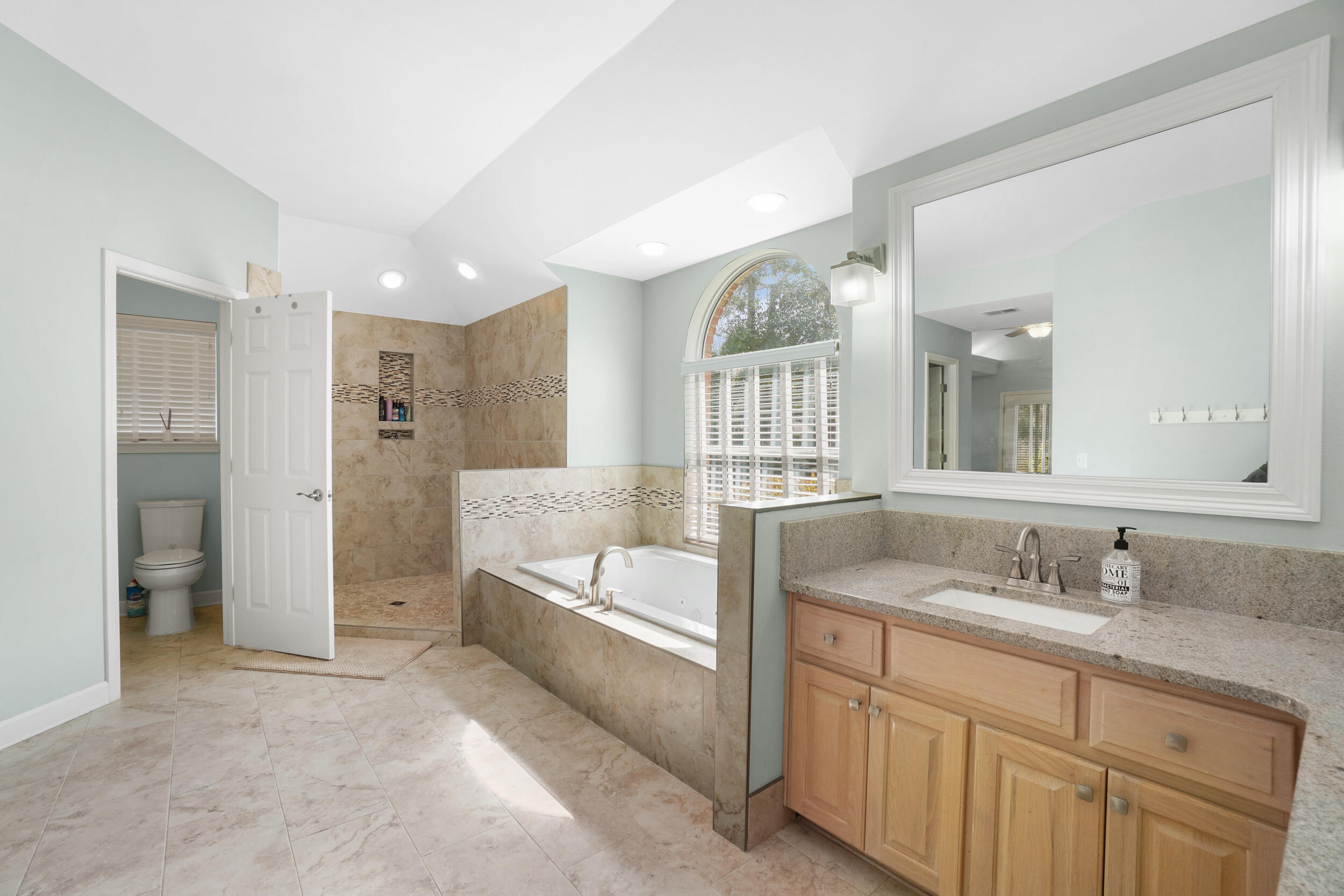 WINDSOR FOREST - Residential