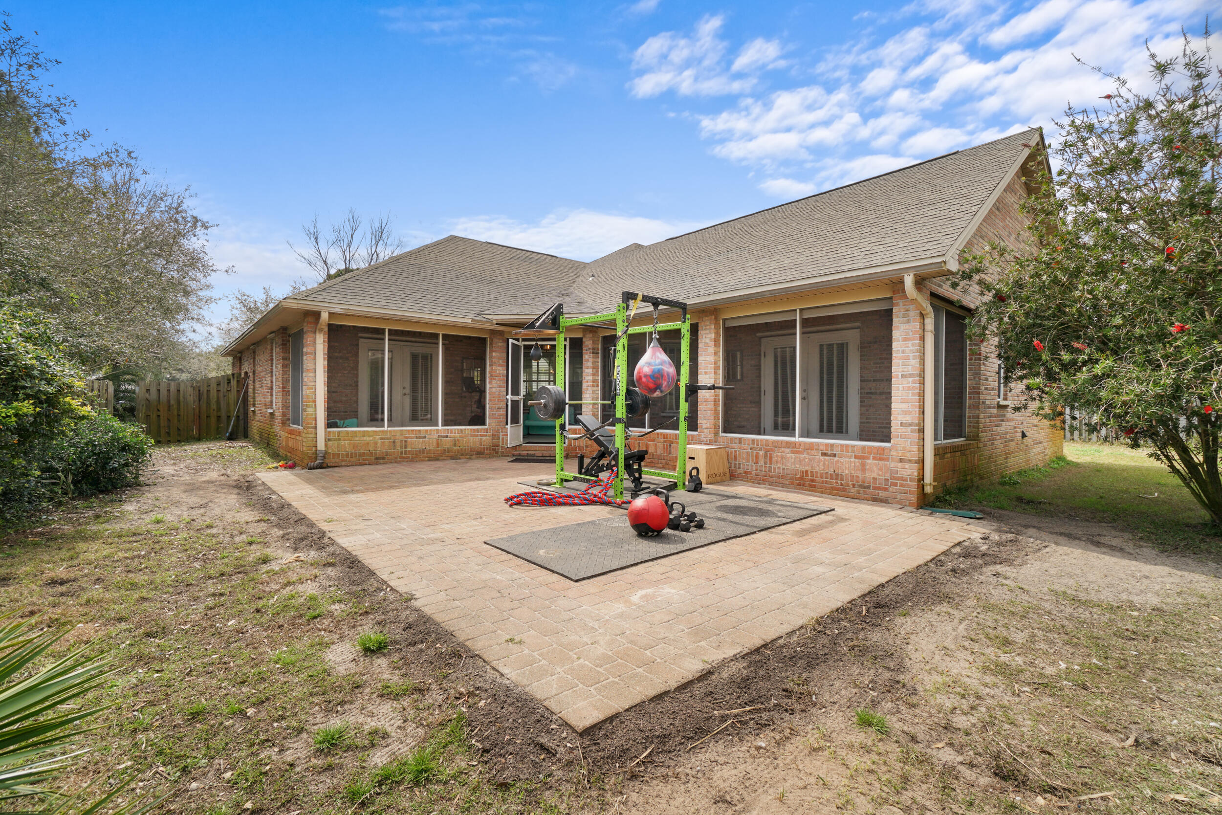 WINDSOR FOREST - Residential