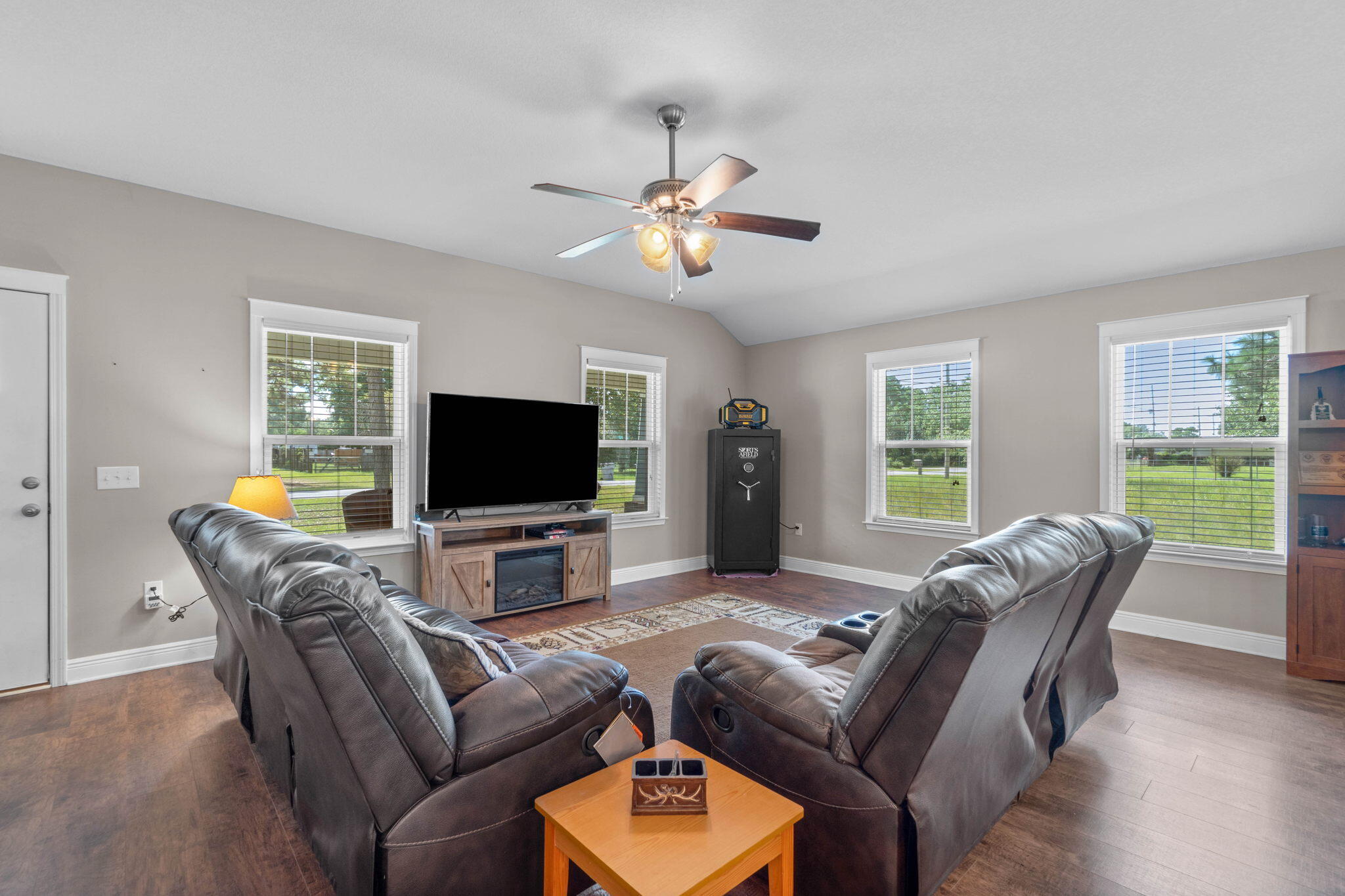 NAVARRE S/D 2ND ADDN - Residential