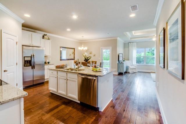 HAMMOCK BAY - Residential