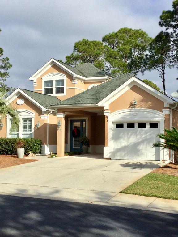 FAIRWAY VILLAS - Residential