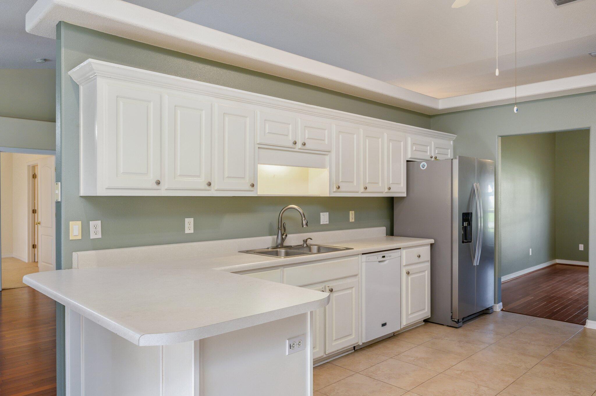 HOLLEY BY THE SEA - Residential