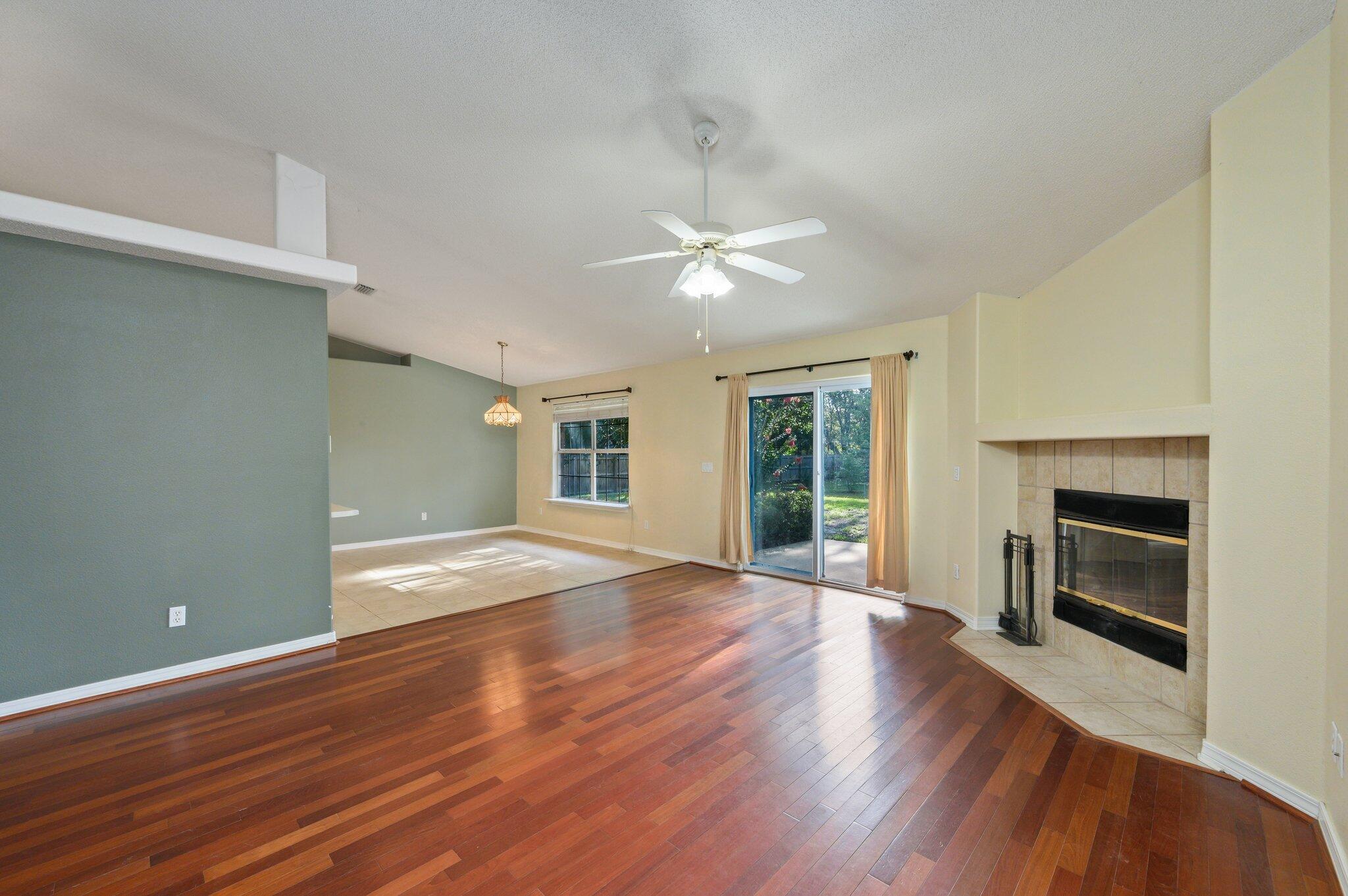 HOLLEY BY THE SEA - Residential