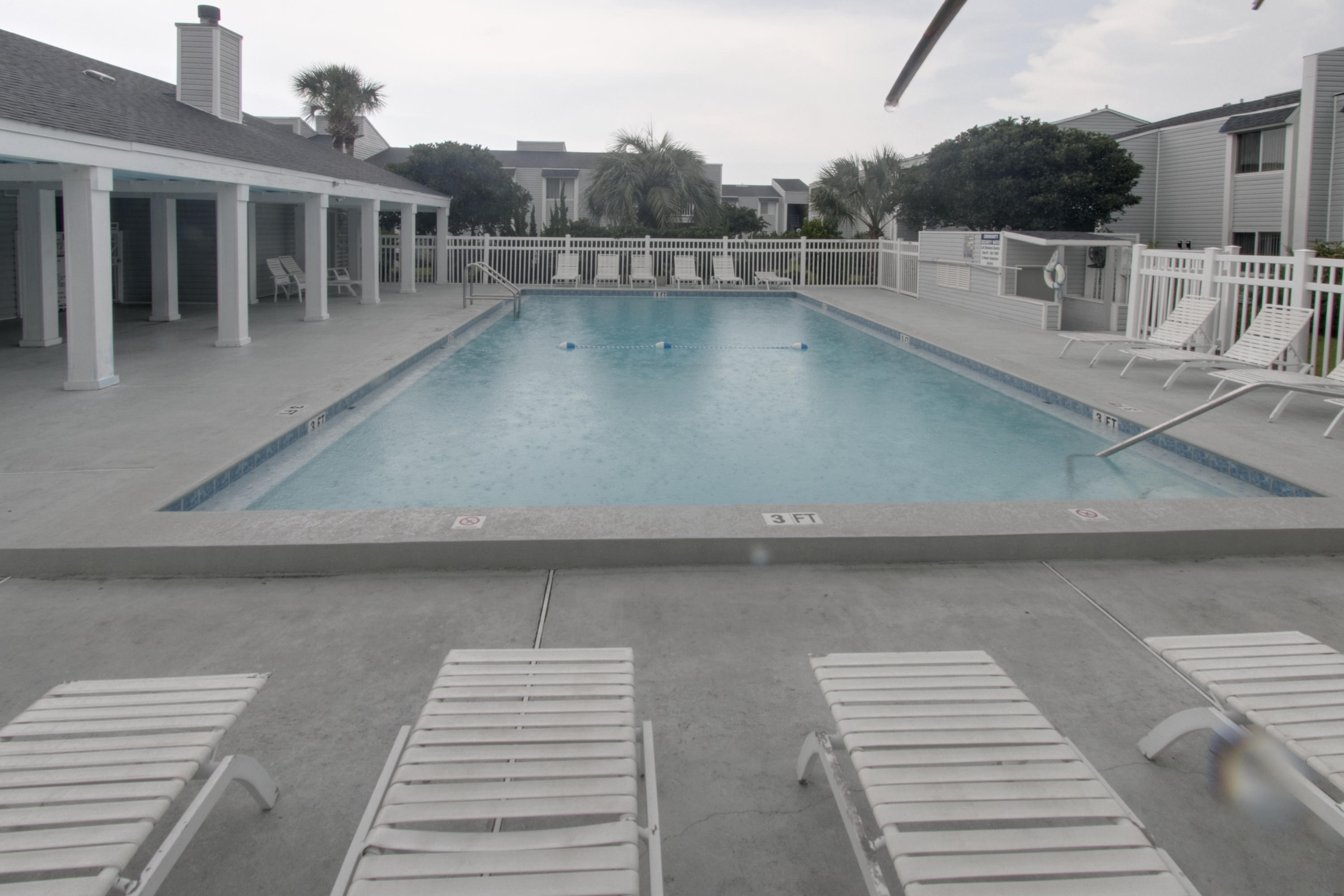 FINISTERRA CONDO - Residential