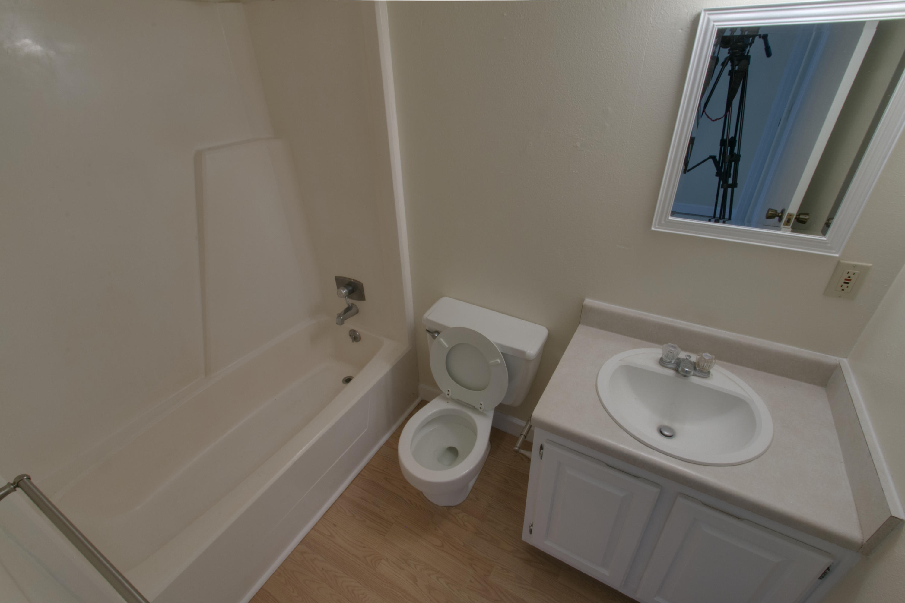 FINISTERRA CONDO - Residential