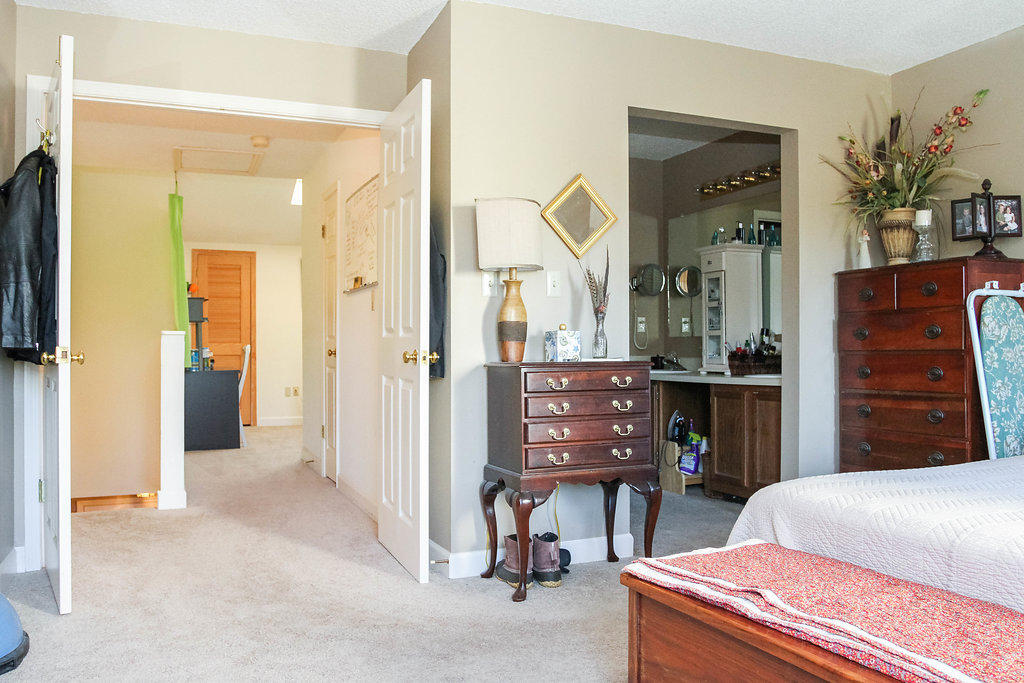 LAKESIDE CONDO AT BLUEWATER BAY - Residential