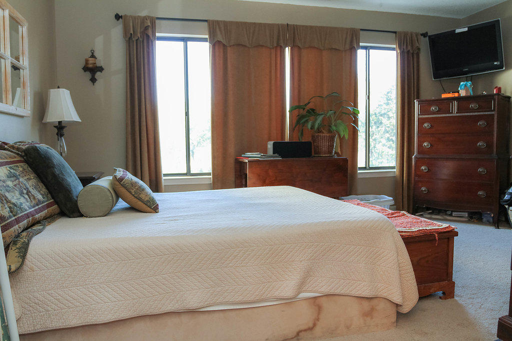 LAKESIDE CONDO AT BLUEWATER BAY - Residential