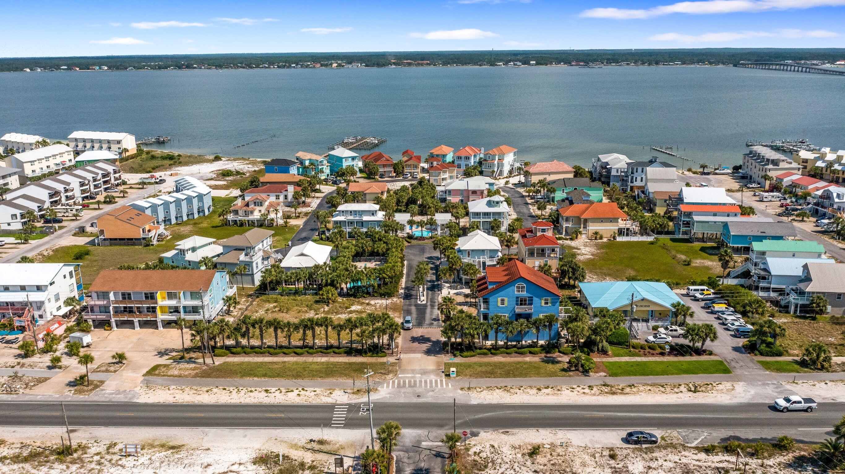 VILLAGE AT NAVARRE - Land