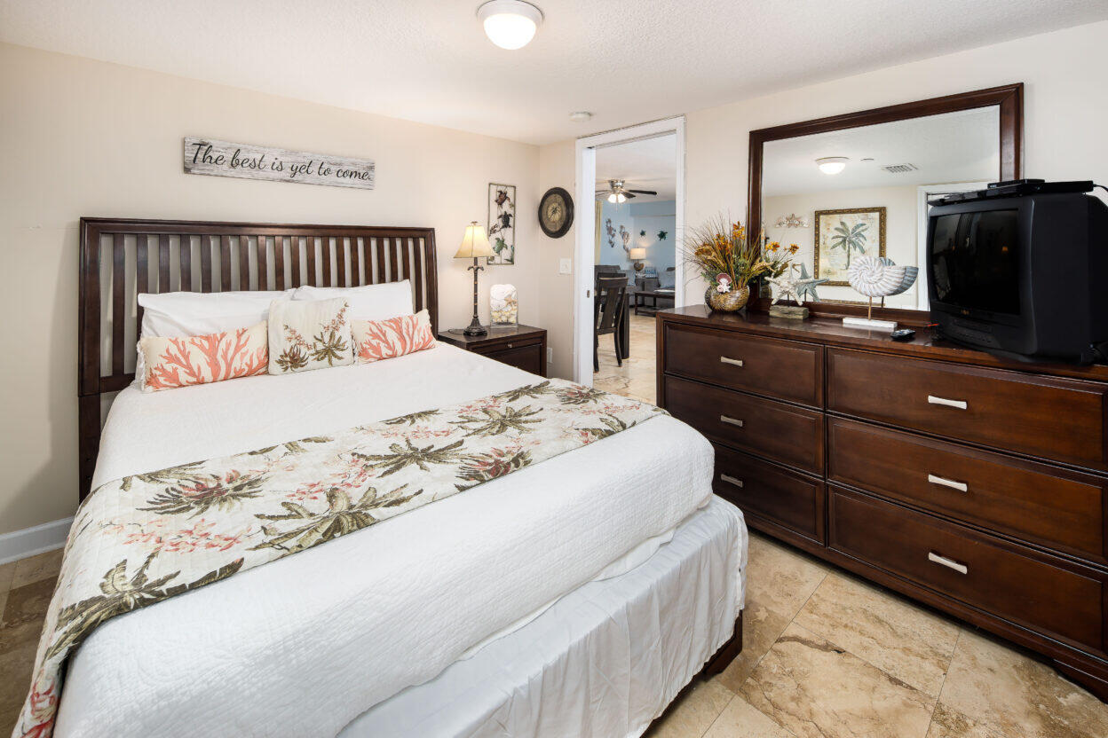 NAUTILUS CONDOMINIUMS - Residential