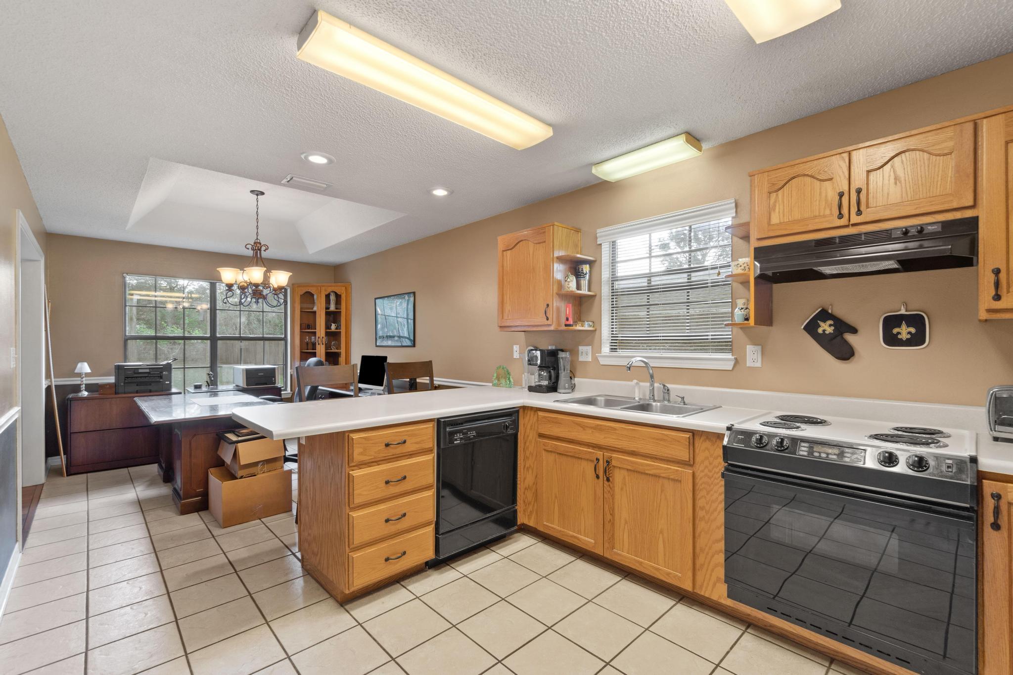 DEER VALLEY ESTATES - Residential