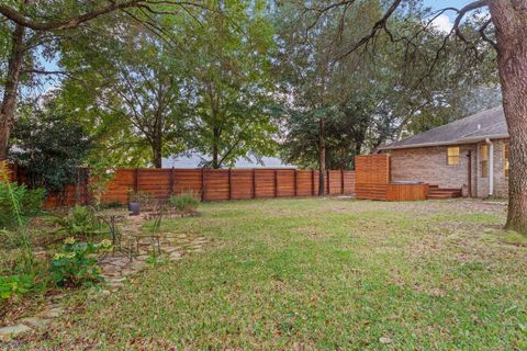 A home in Niceville