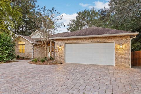 A home in Niceville