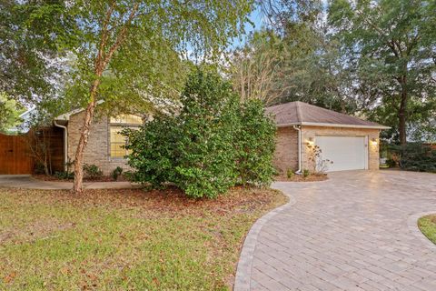 A home in Niceville