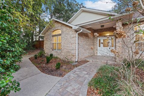 A home in Niceville