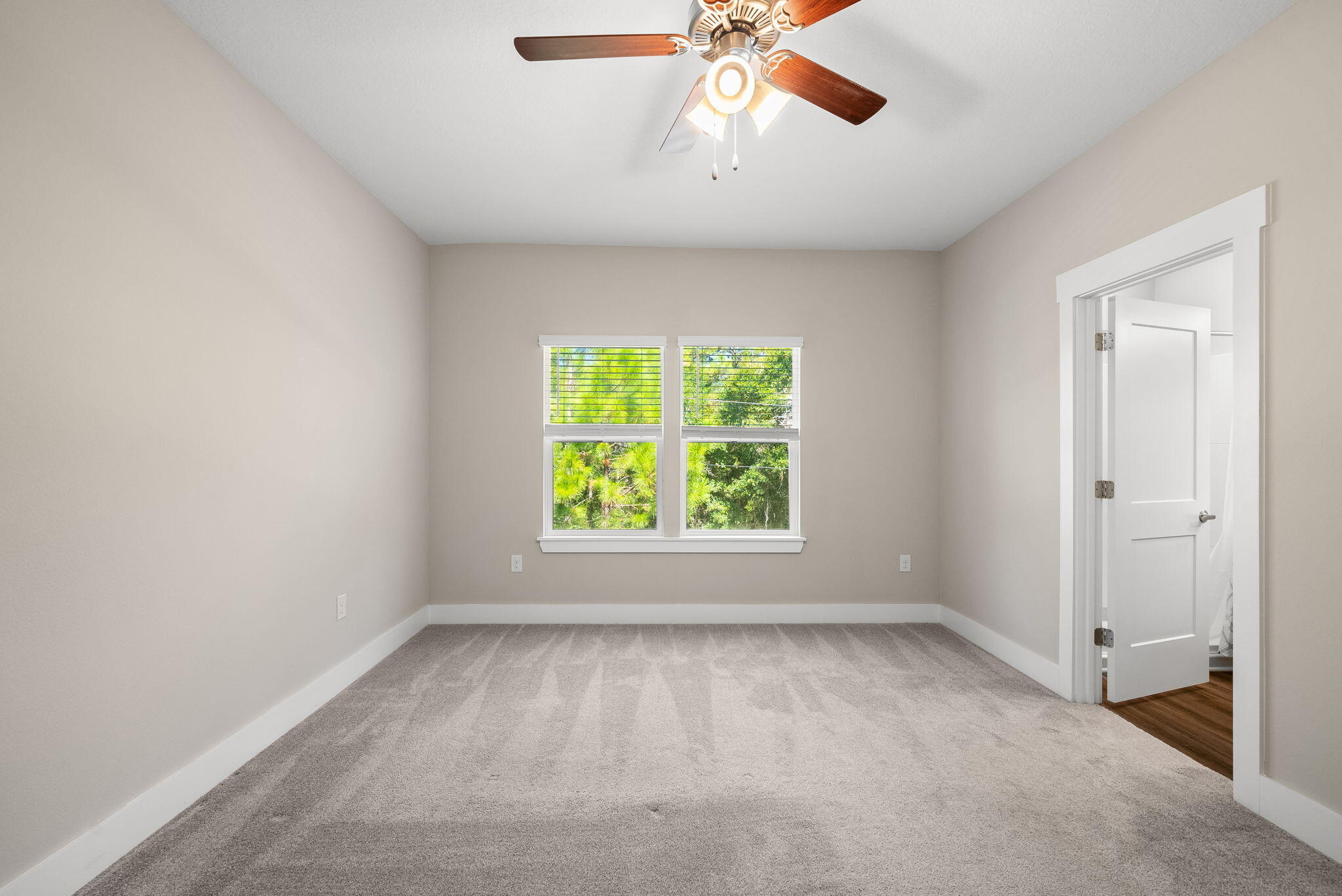 VERANDAS AT FREEPORT - Residential Lease