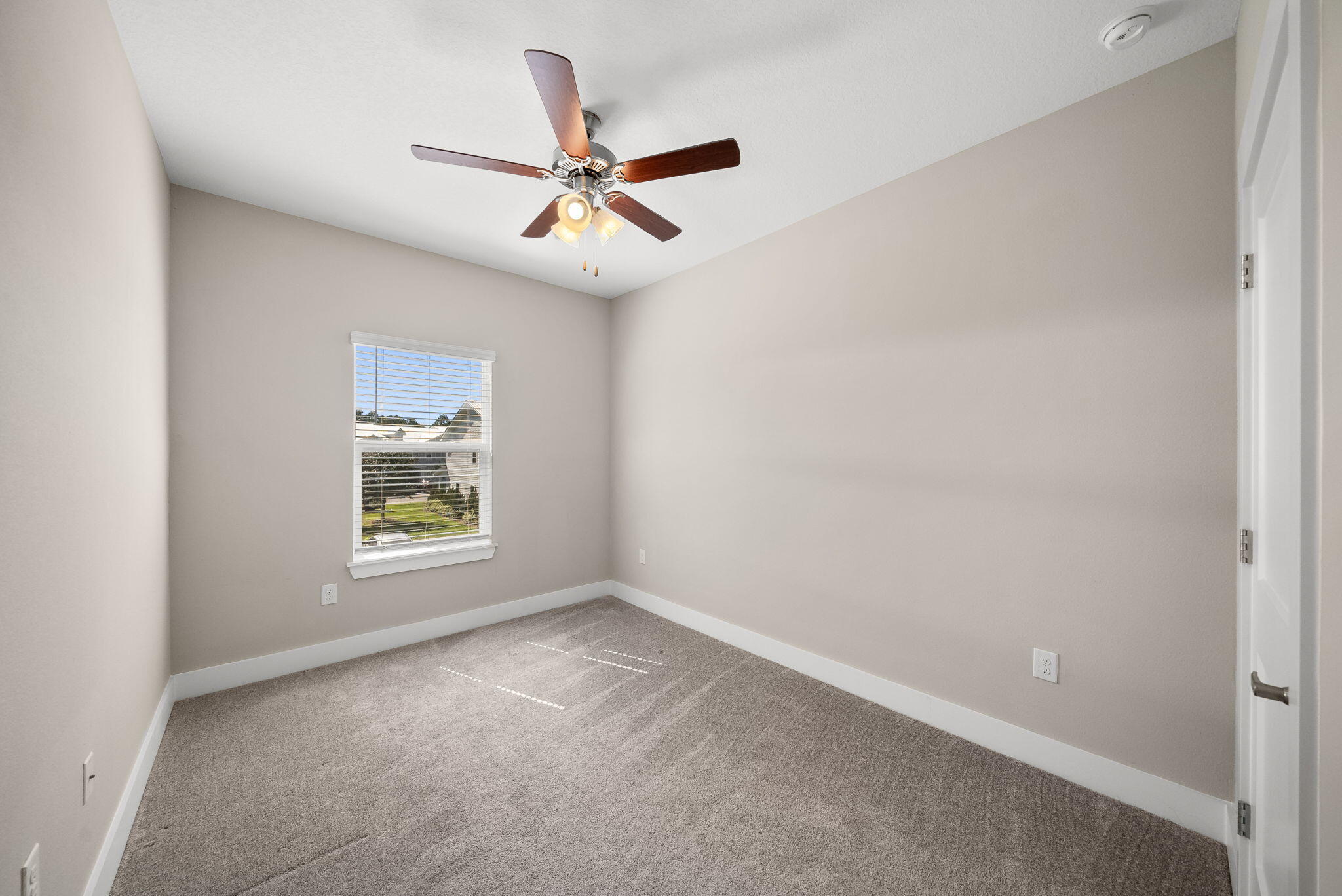 VERANDAS AT FREEPORT - Residential Lease